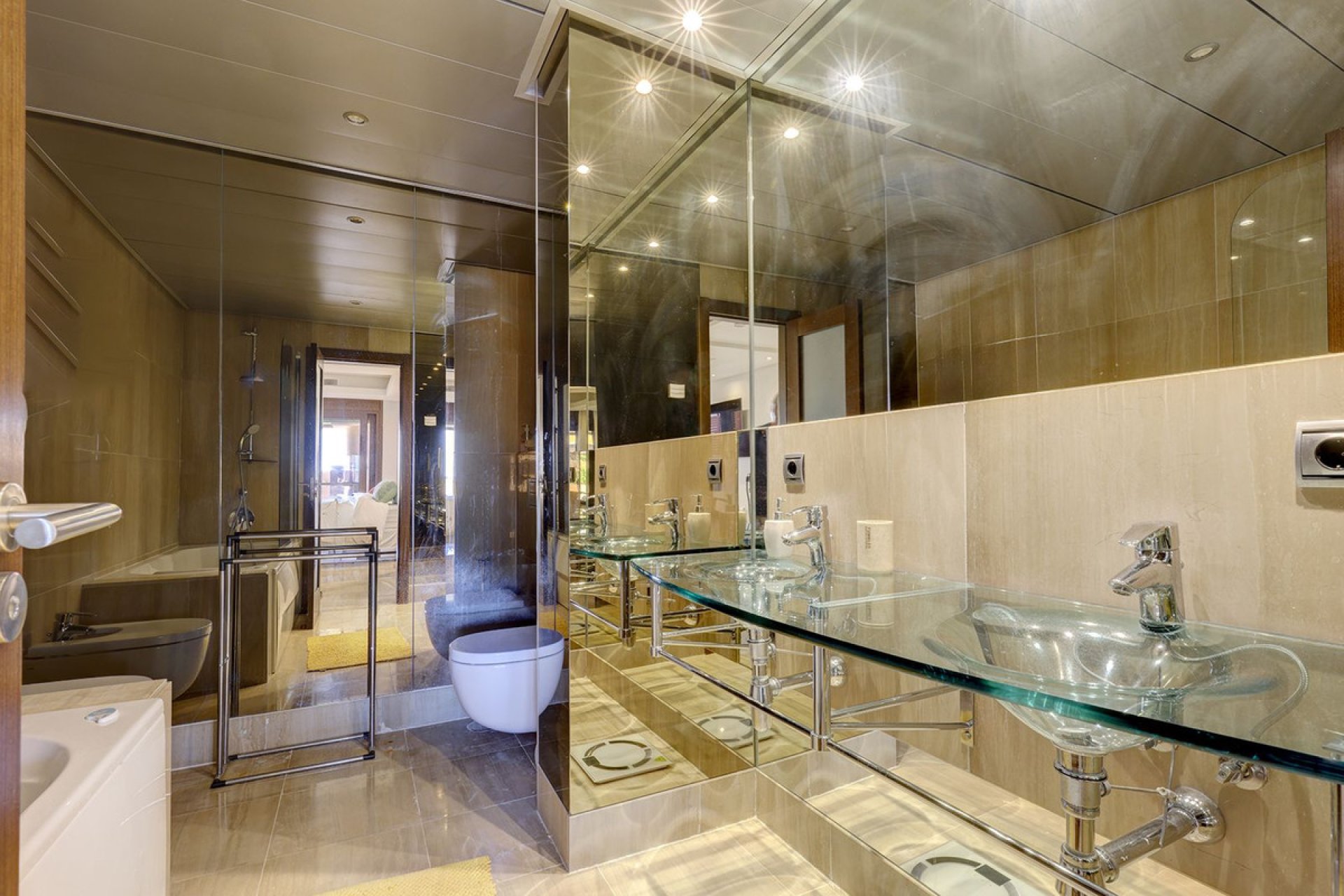 Resale - Apartment - Middle Floor Apartment - Estepona - Estepona Centro