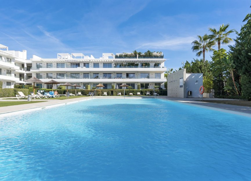 Resale - Apartment - Middle Floor Apartment - Estepona - Estepona Centro