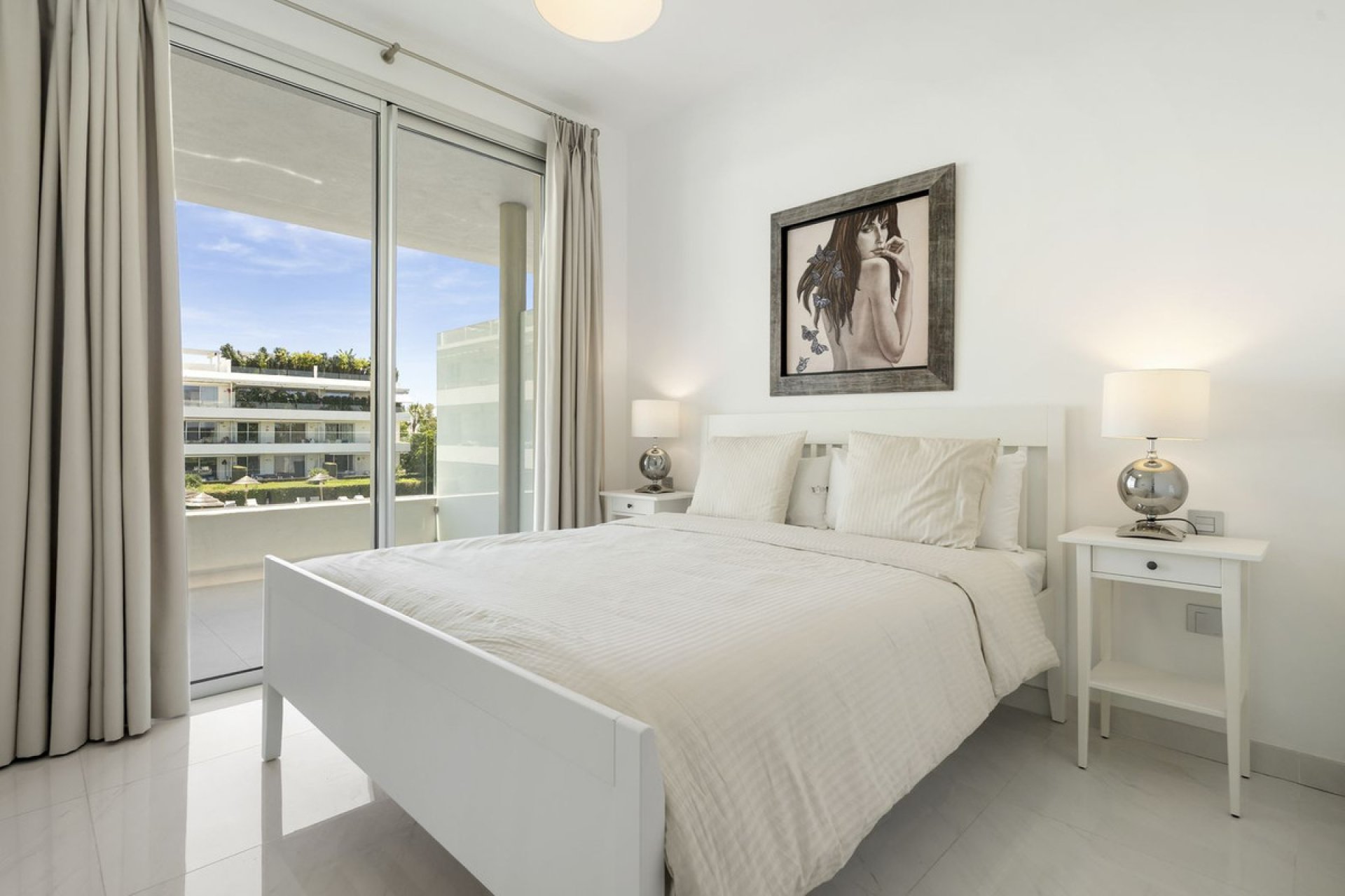 Resale - Apartment - Middle Floor Apartment - Estepona - Estepona Centro