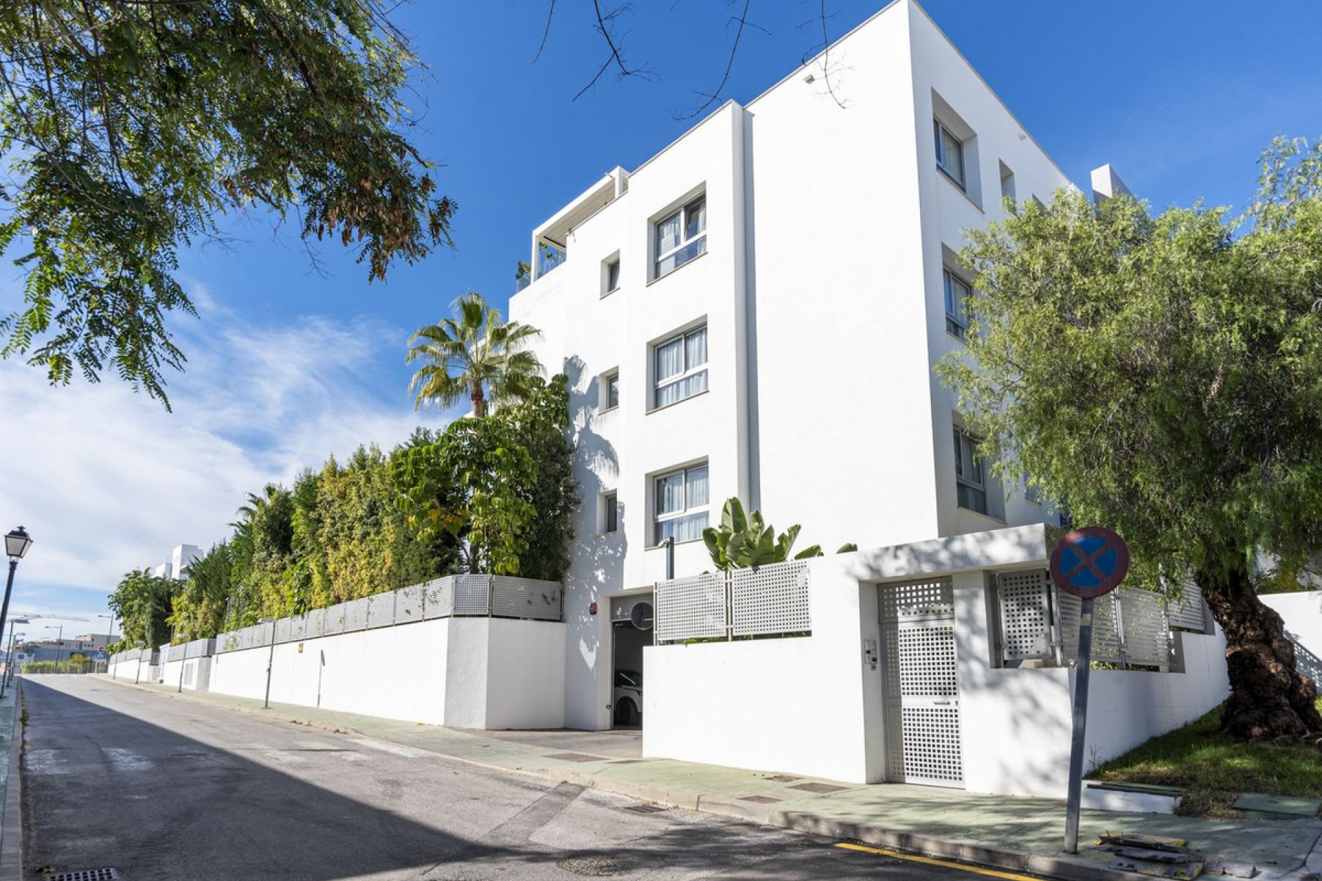 Resale - Apartment - Middle Floor Apartment - Estepona - Estepona Centro