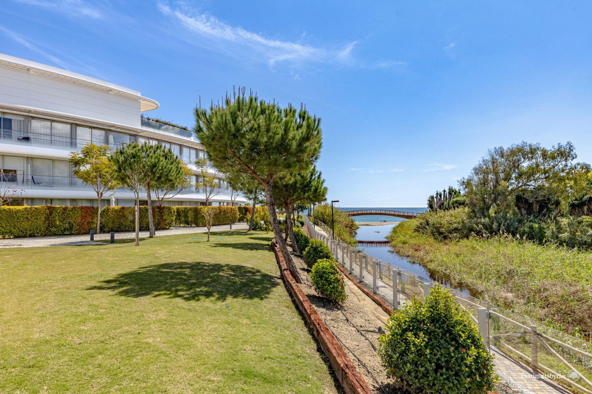 Resale - Apartment - Middle Floor Apartment - Estepona - Estepona Centro