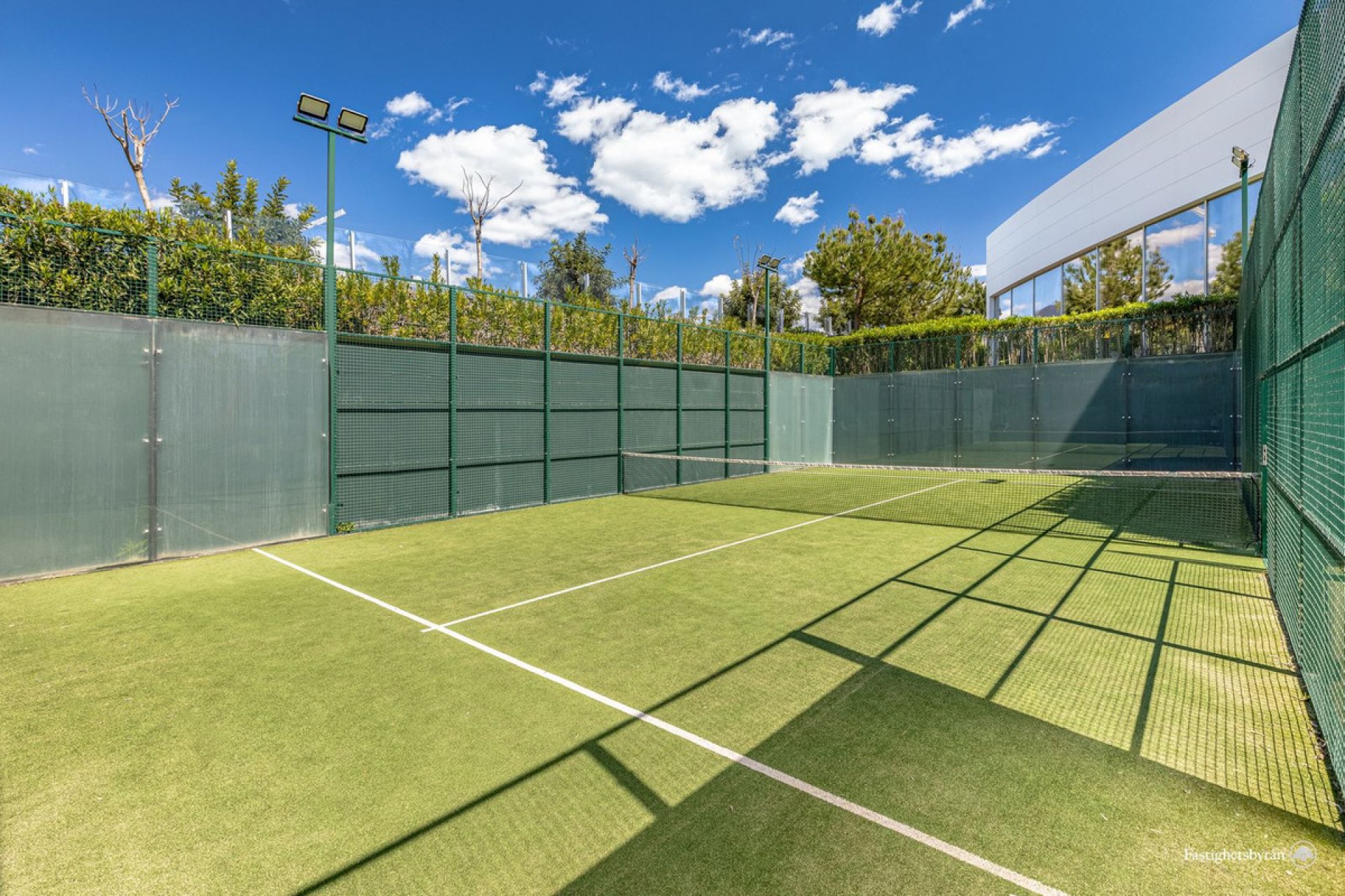 Resale - Apartment - Middle Floor Apartment - Estepona - Estepona Centro