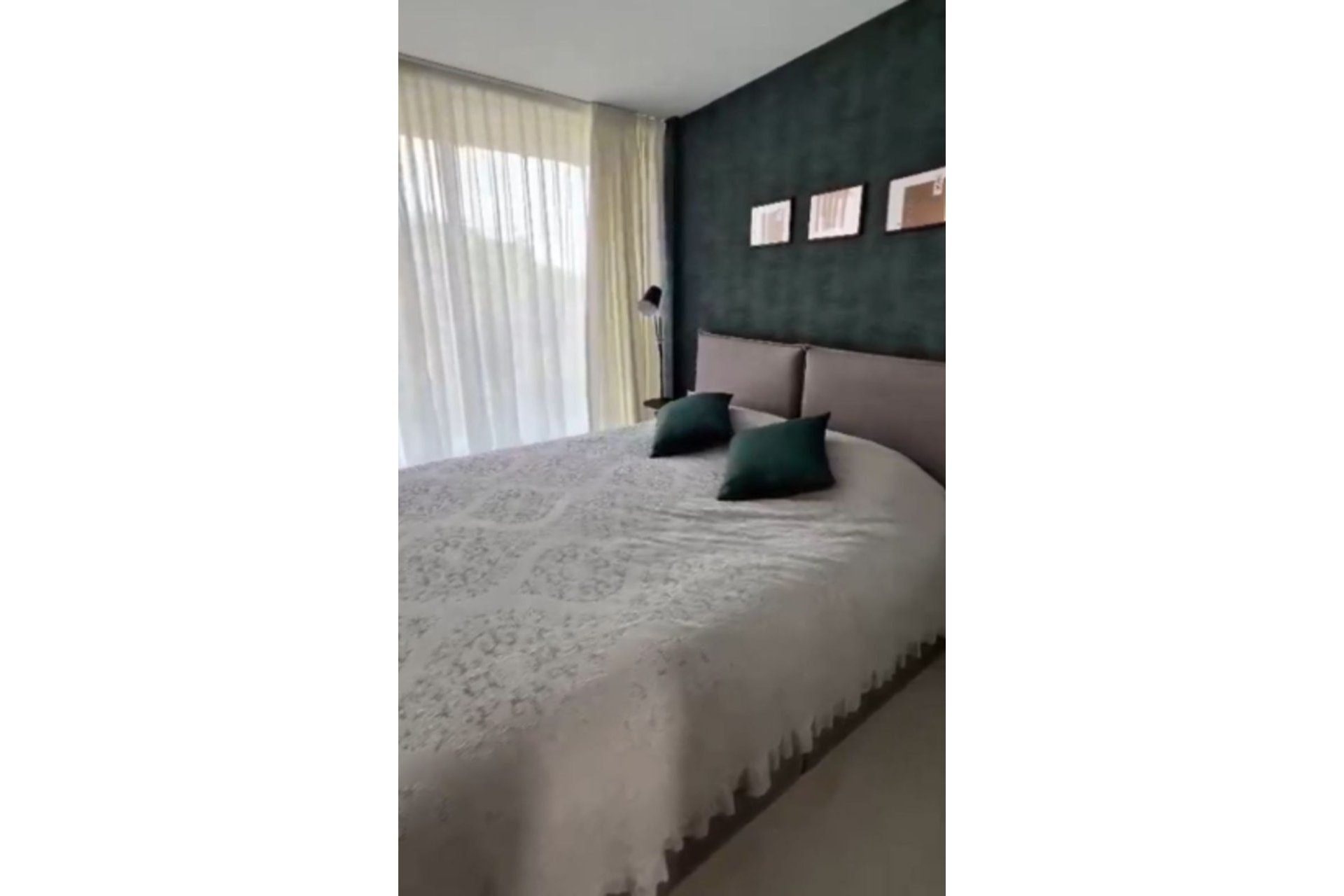 Resale - Apartment - Middle Floor Apartment - Estepona - Estepona Centro