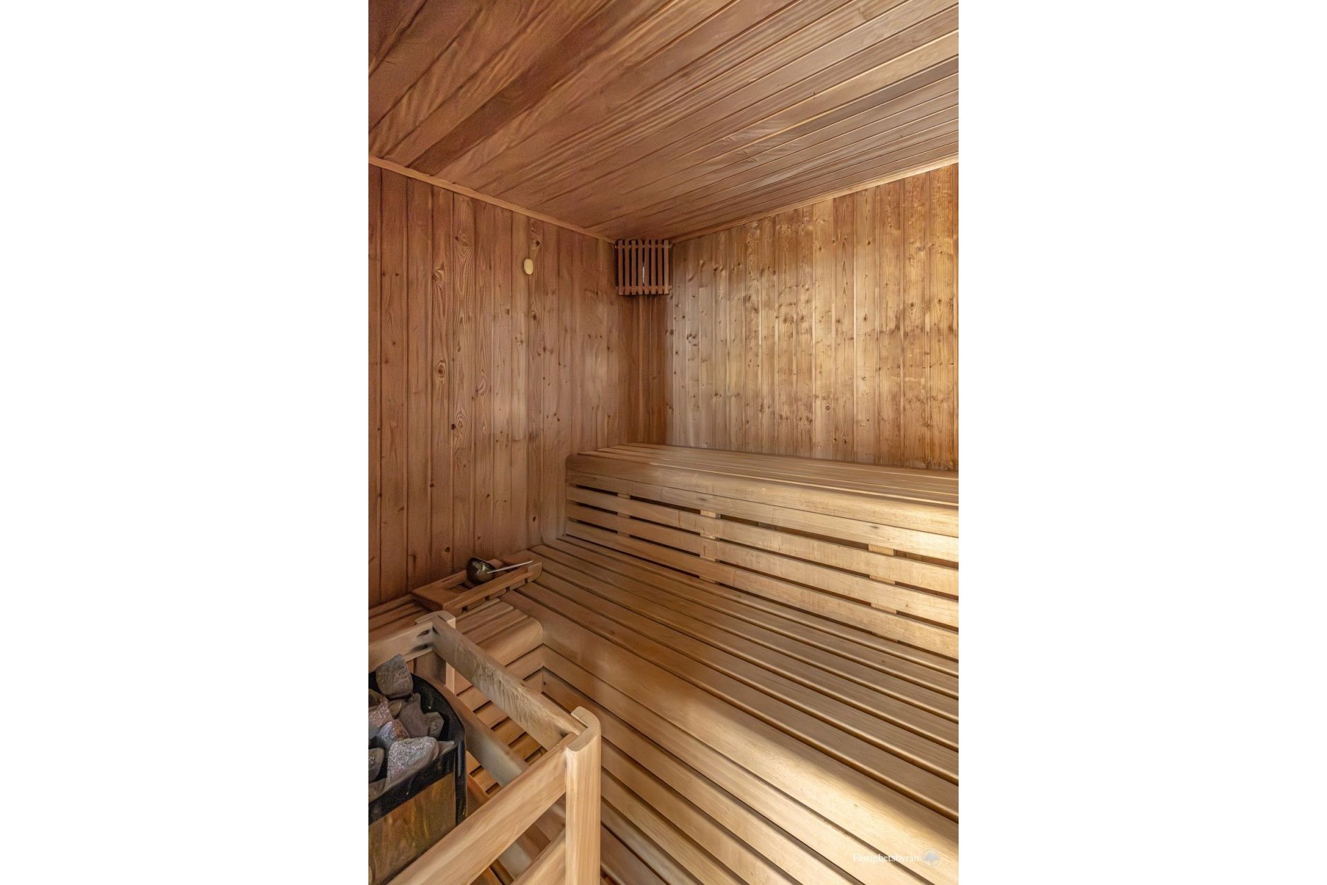 Resale - Apartment - Middle Floor Apartment - Estepona - Estepona Centro