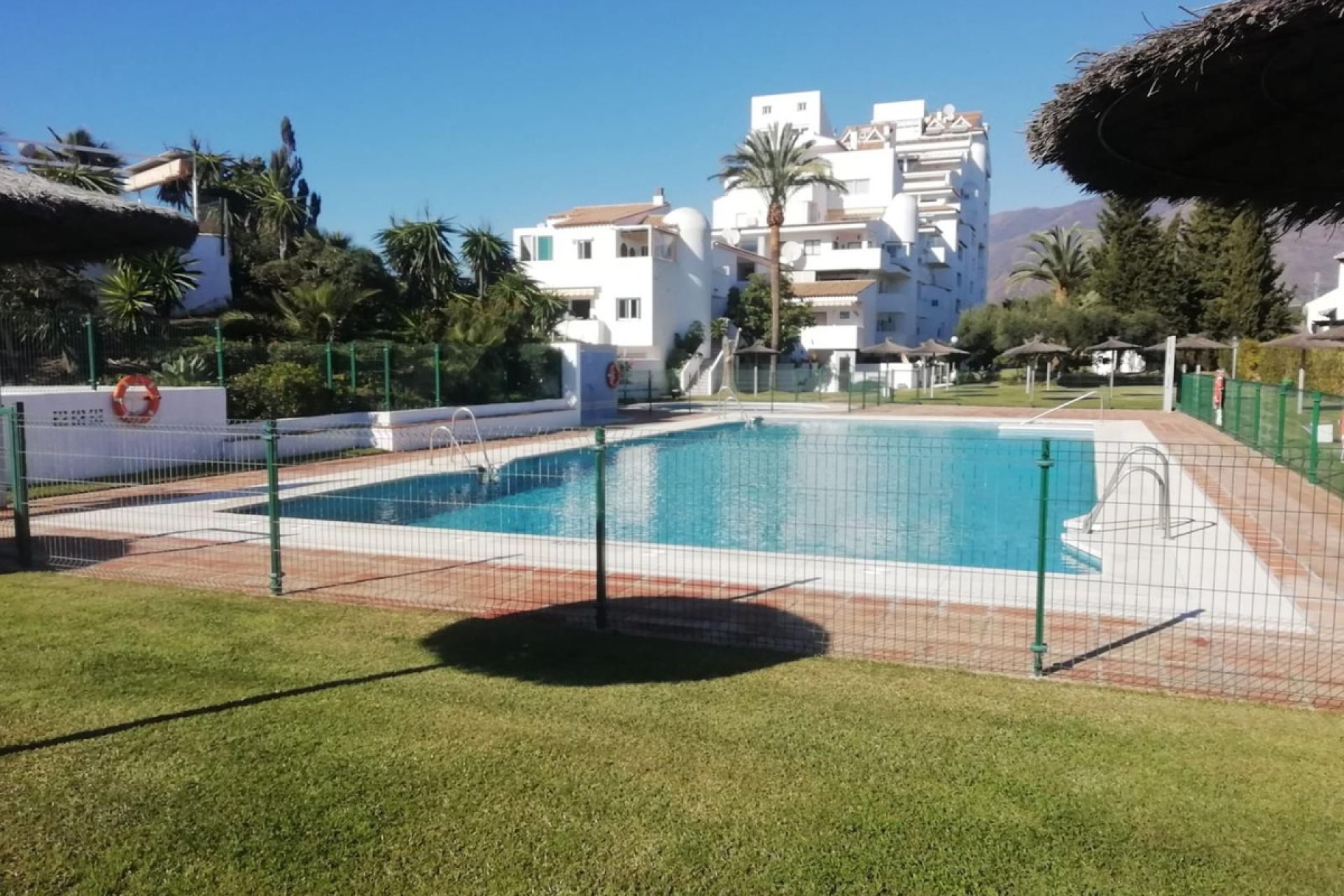 Resale - Apartment - Middle Floor Apartment - Estepona - Estepona Centro