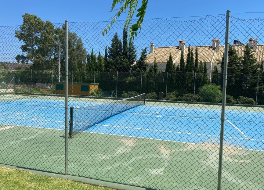 Resale - Apartment - Middle Floor Apartment - Estepona - Estepona Centro