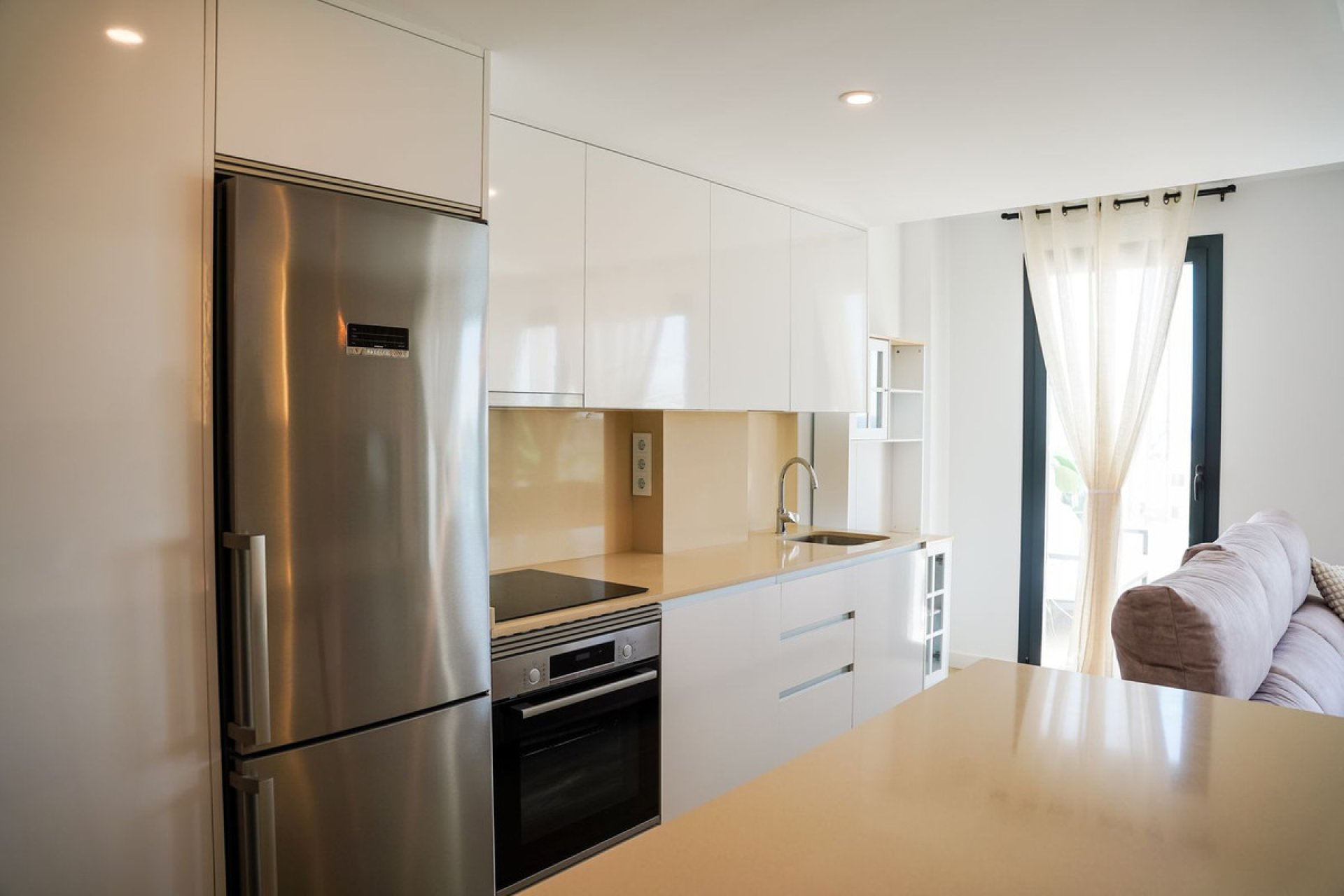 Resale - Apartment - Middle Floor Apartment - Estepona - Estepona Centro