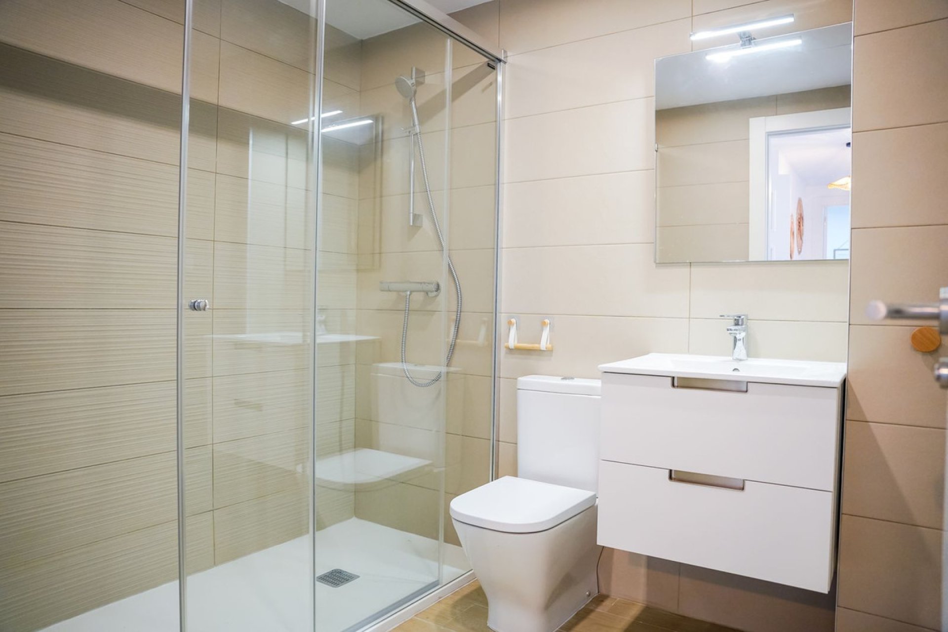 Resale - Apartment - Middle Floor Apartment - Estepona - Estepona Centro