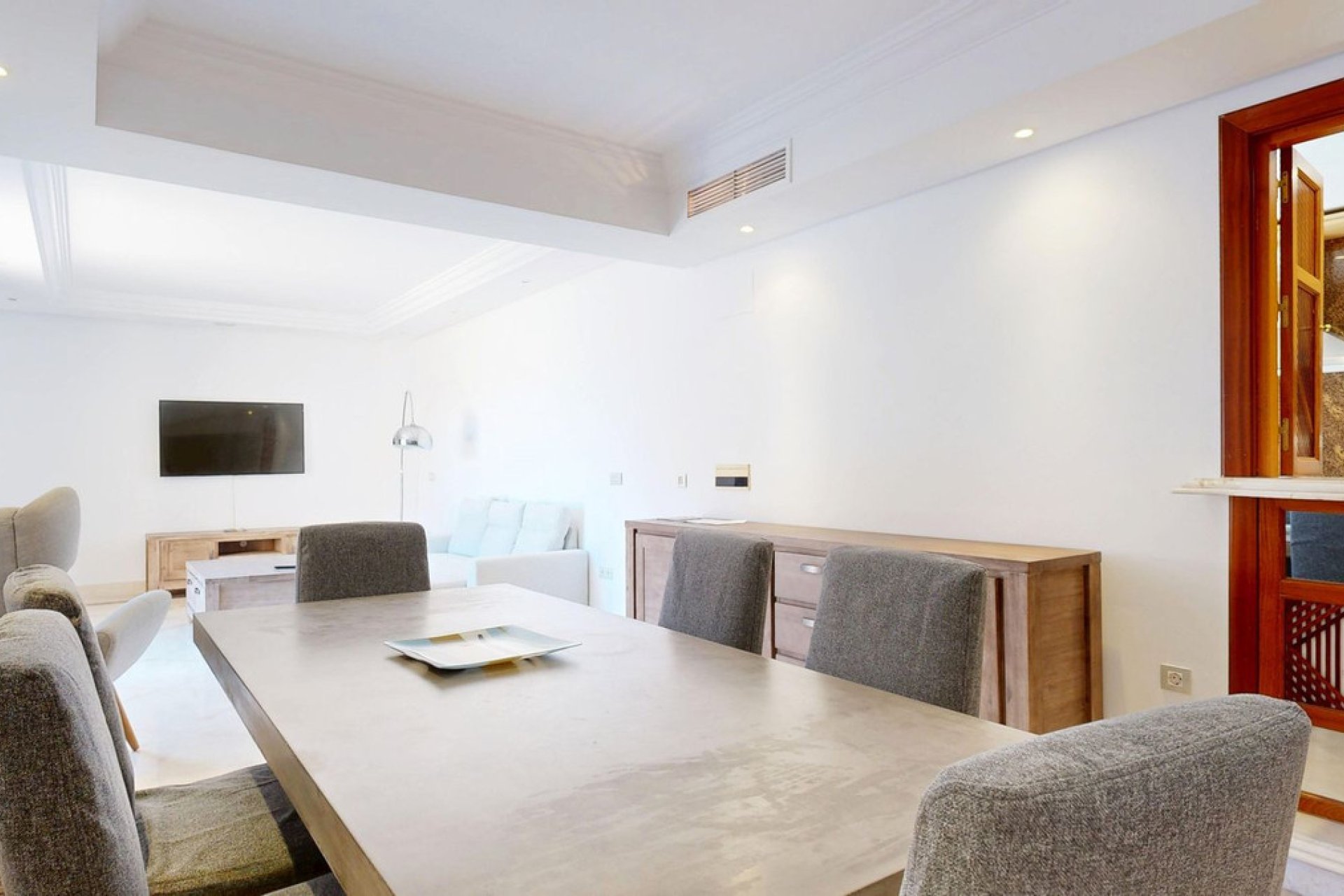 Resale - Apartment - Middle Floor Apartment - Estepona - Estepona Centro