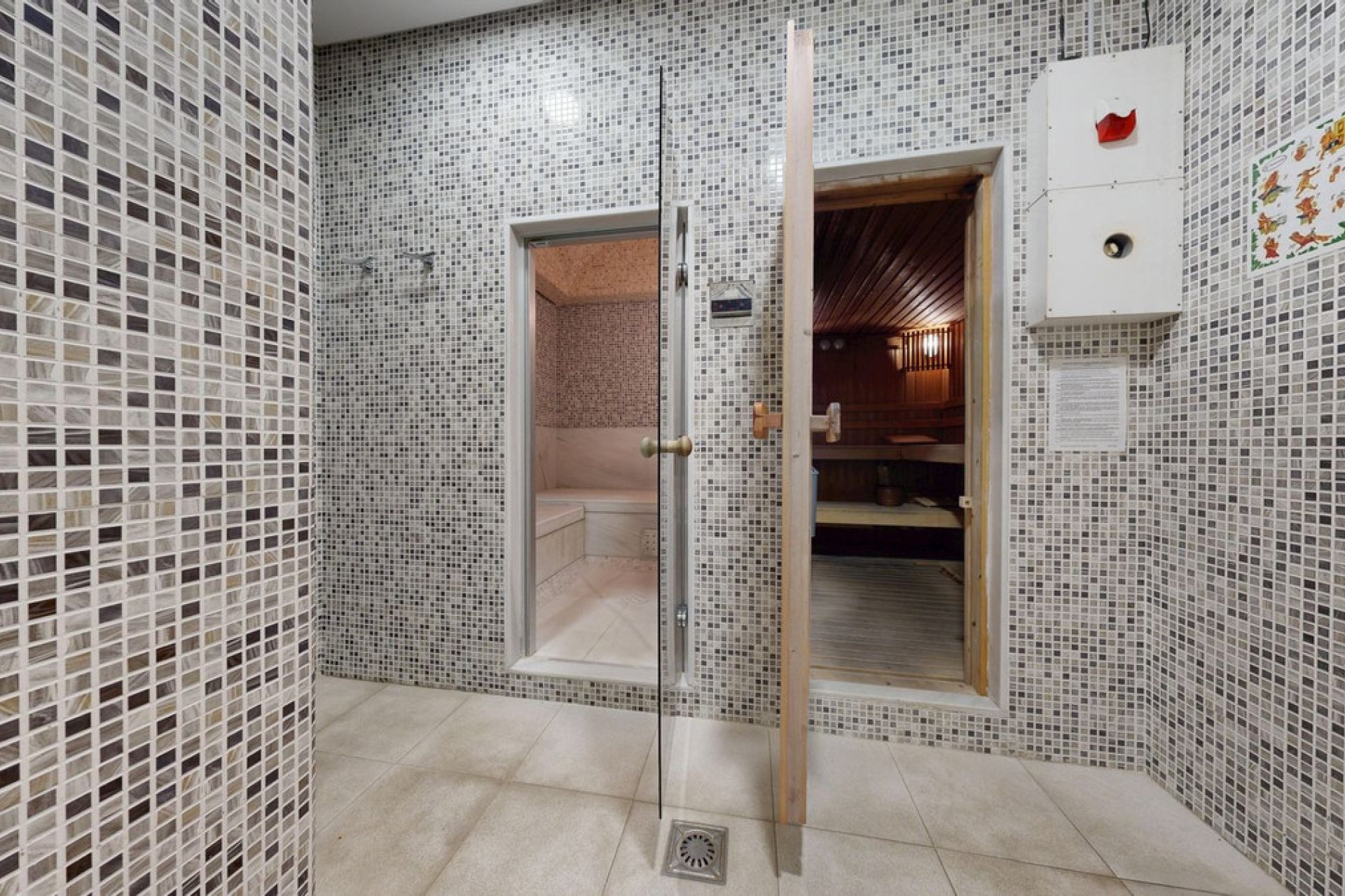 Resale - Apartment - Middle Floor Apartment - Estepona - Estepona Centro