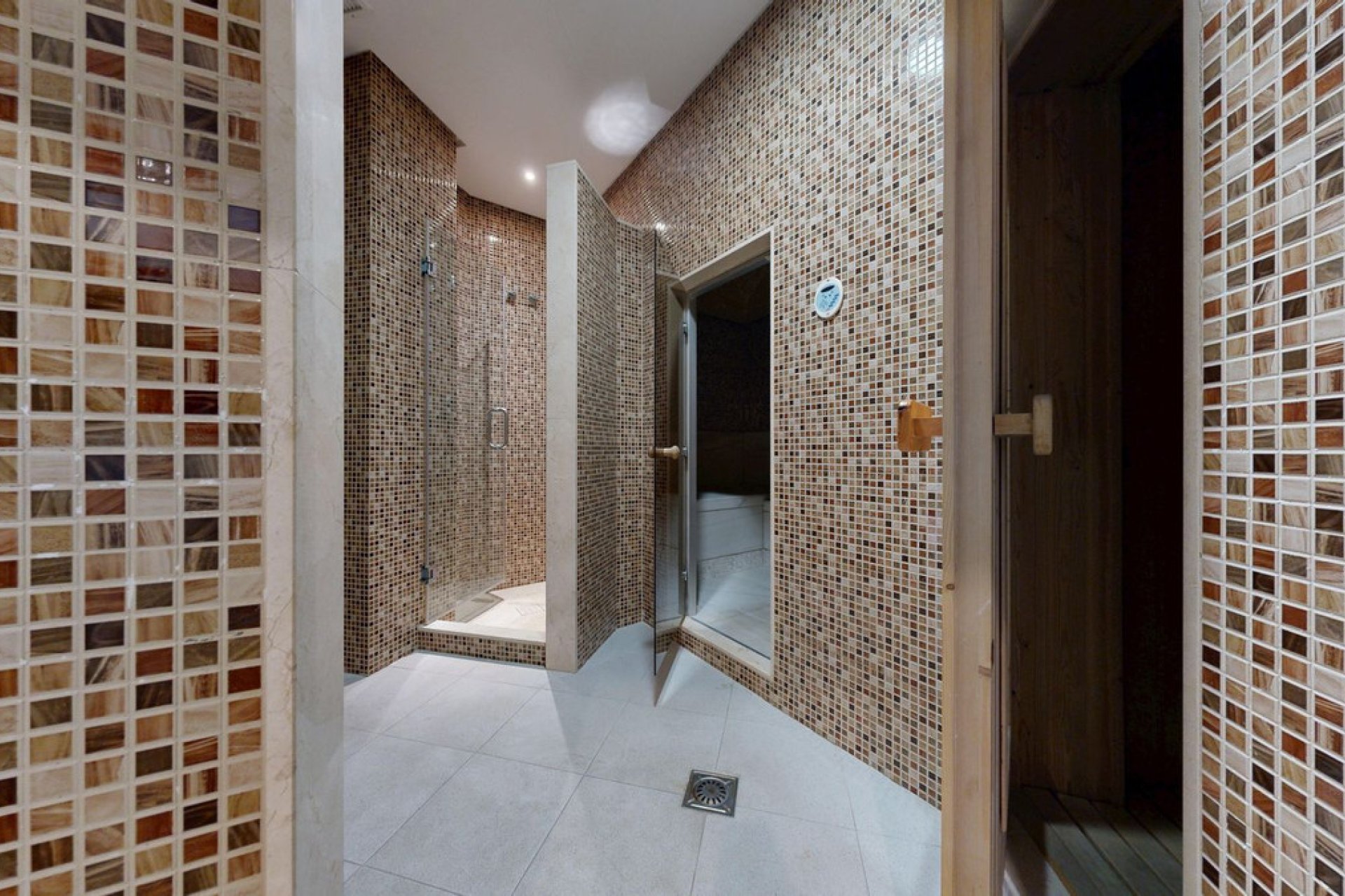 Resale - Apartment - Middle Floor Apartment - Estepona - Estepona Centro