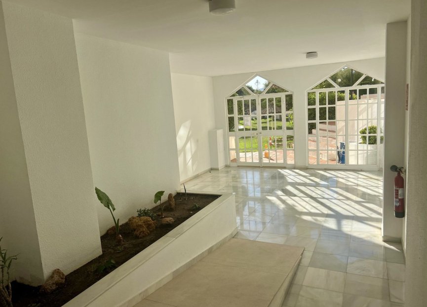 Resale - Apartment - Middle Floor Apartment - Estepona - Estepona Centro