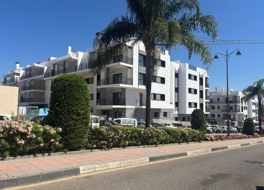 Resale - Apartment - Middle Floor Apartment - Estepona - Estepona Centro