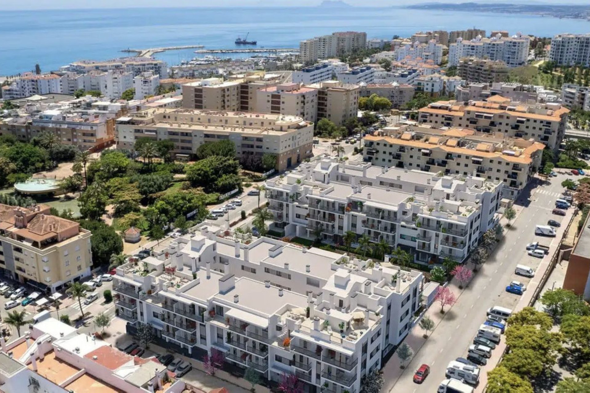 Resale - Apartment - Middle Floor Apartment - Estepona - Estepona Centro