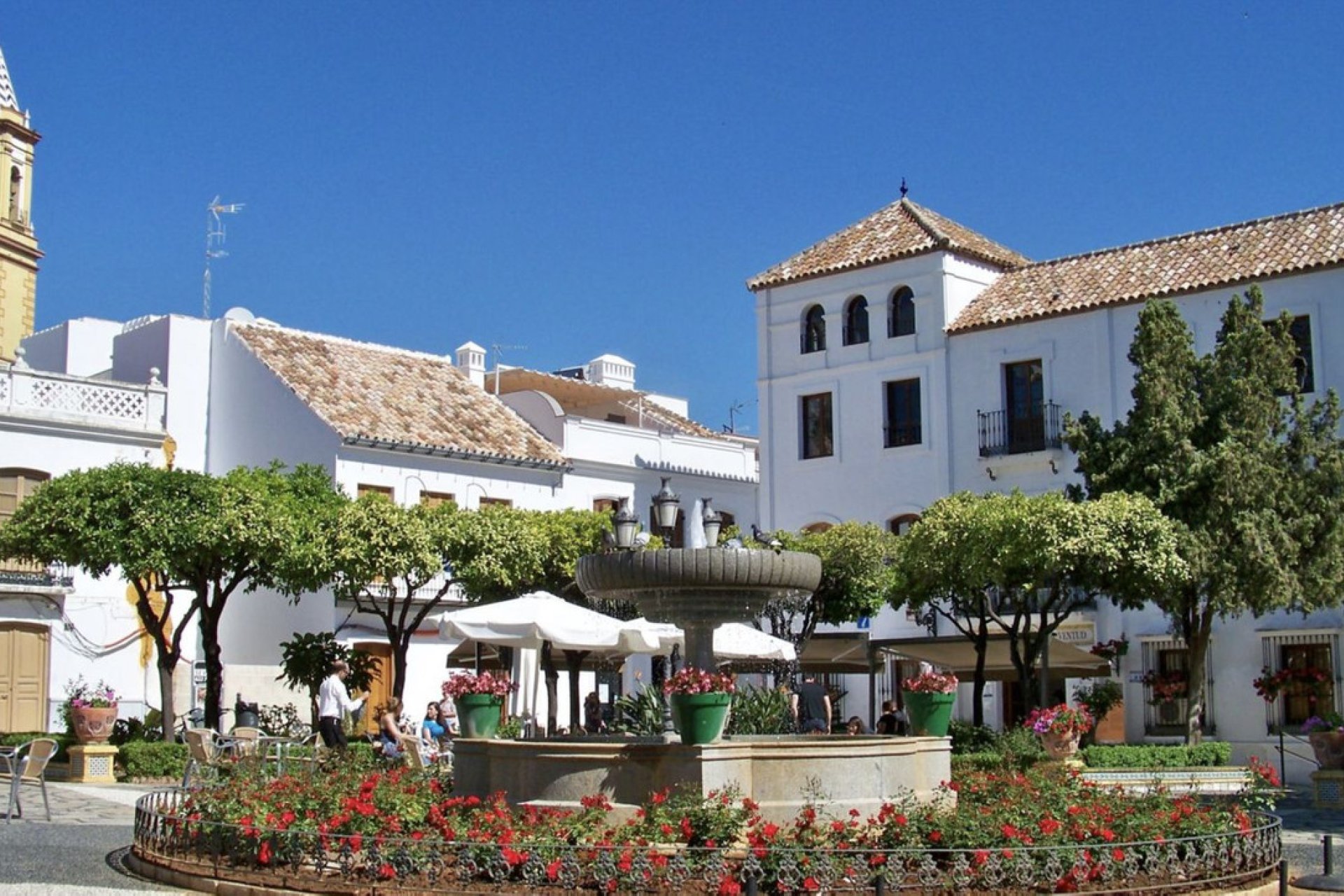 Resale - Apartment - Middle Floor Apartment - Estepona - Estepona Centro