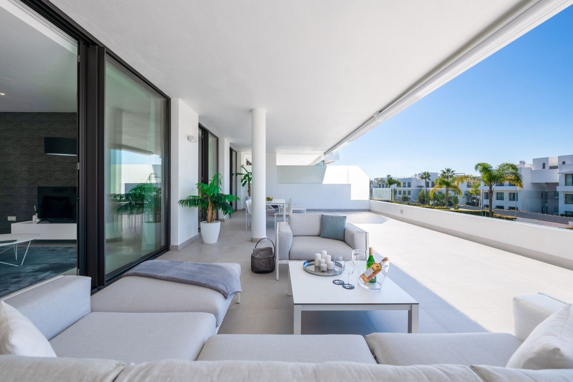 Resale - Apartment - Middle Floor Apartment - Estepona - Estepona Centro