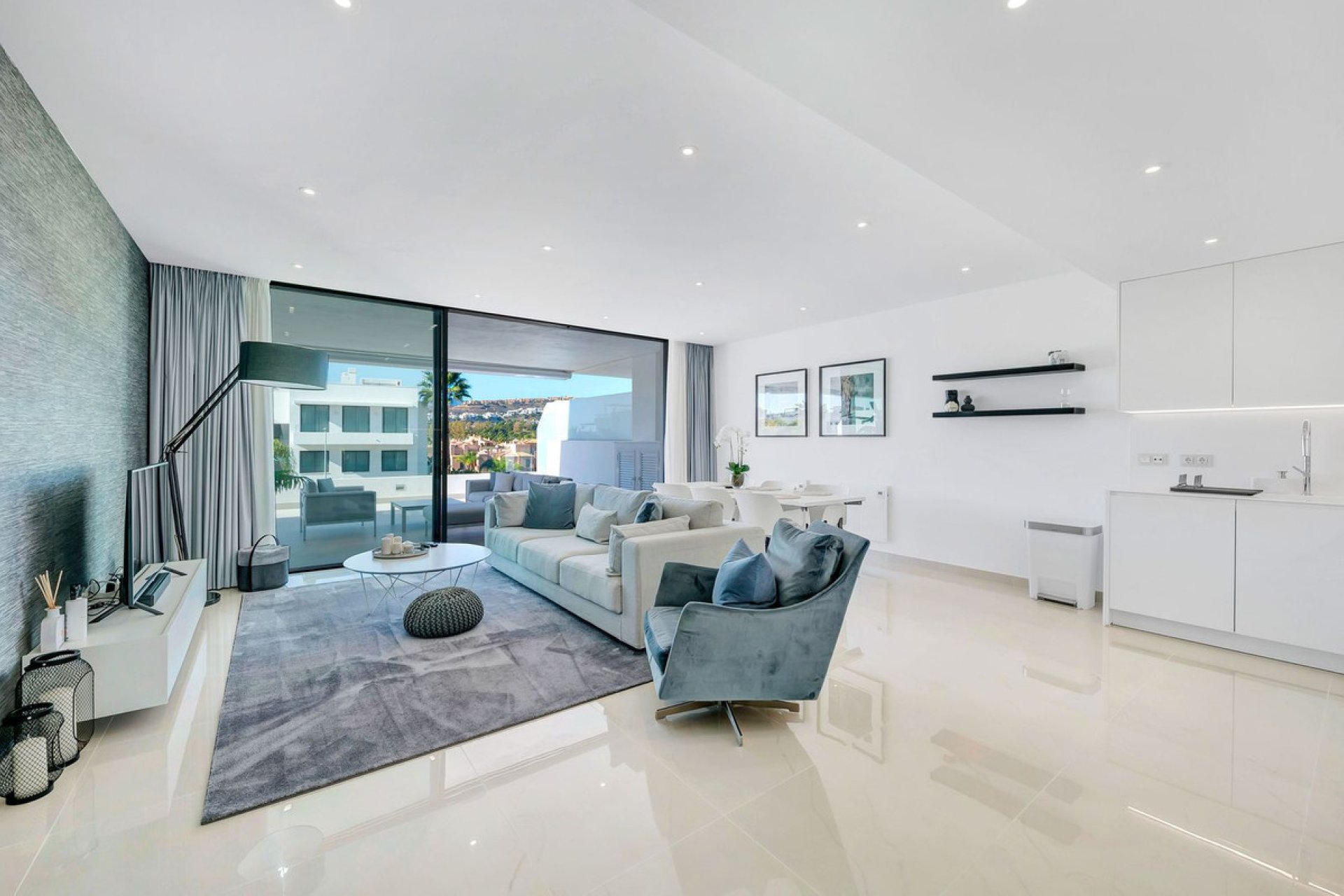 Resale - Apartment - Middle Floor Apartment - Estepona - Estepona Centro