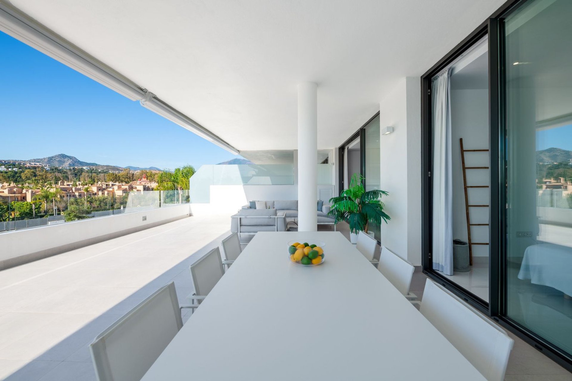 Resale - Apartment - Middle Floor Apartment - Estepona - Estepona Centro