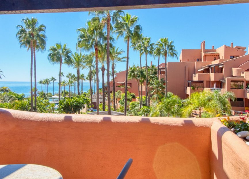 Resale - Apartment - Middle Floor Apartment - Estepona - Estepona Centro