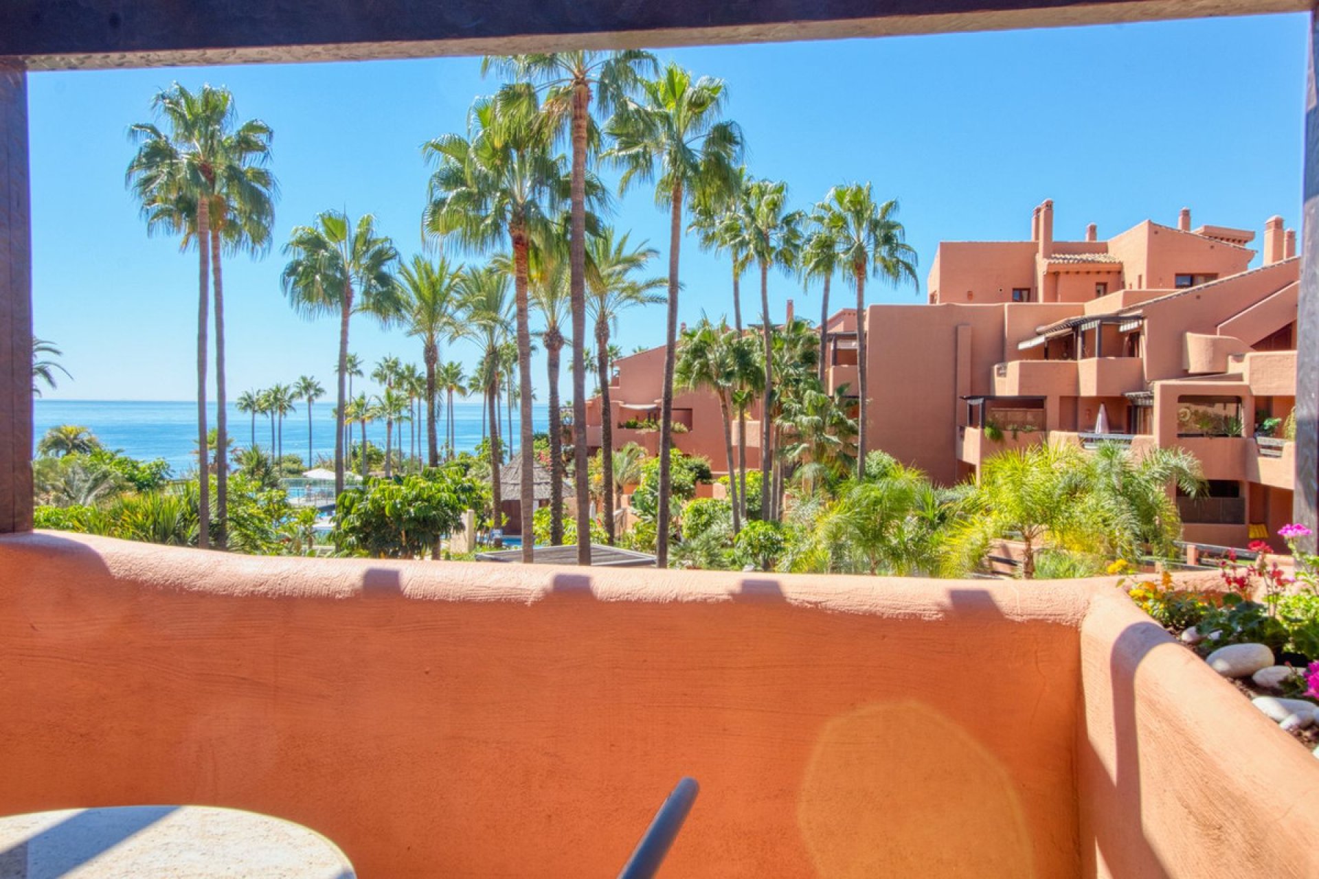 Resale - Apartment - Middle Floor Apartment - Estepona - Estepona Centro