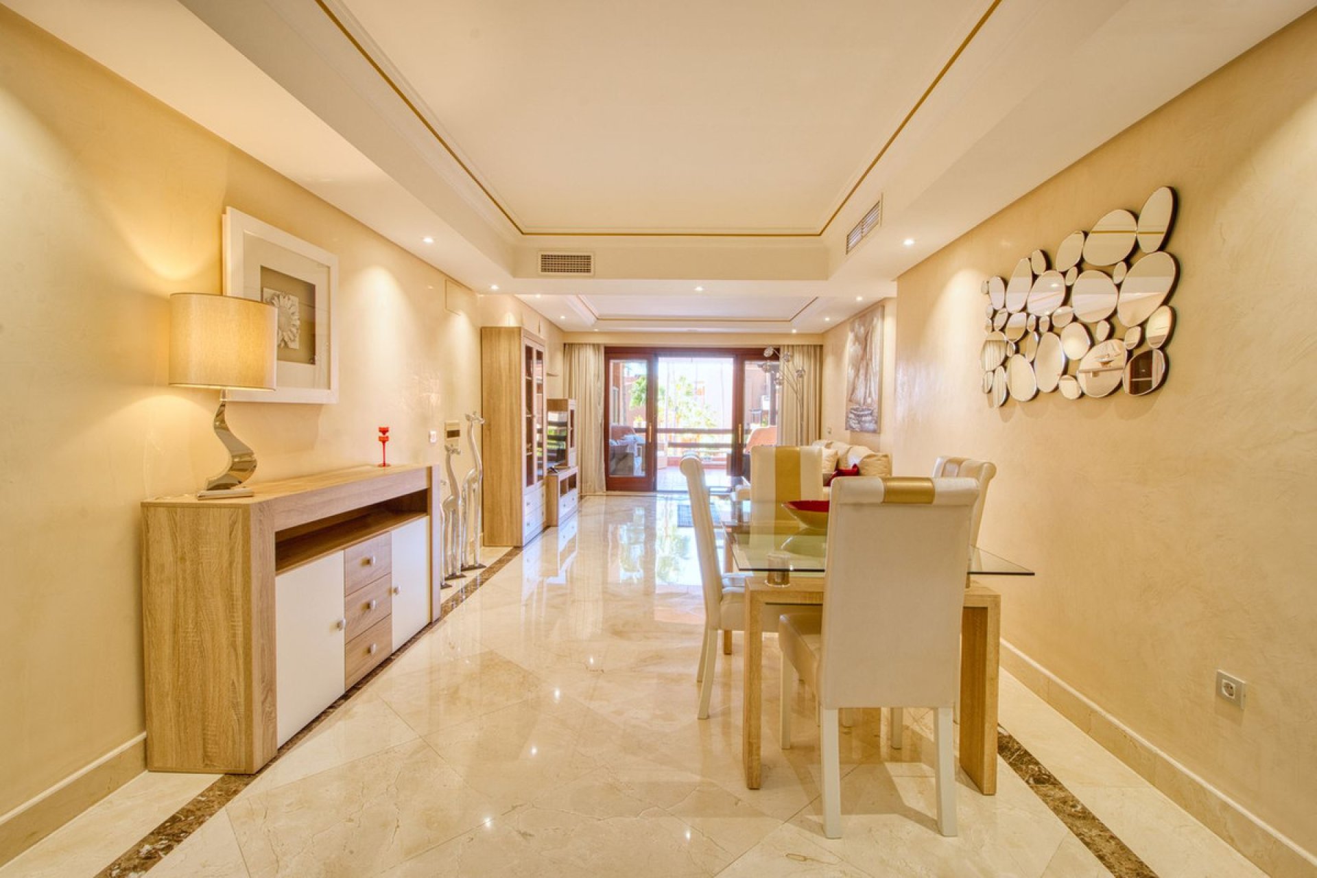 Resale - Apartment - Middle Floor Apartment - Estepona - Estepona Centro