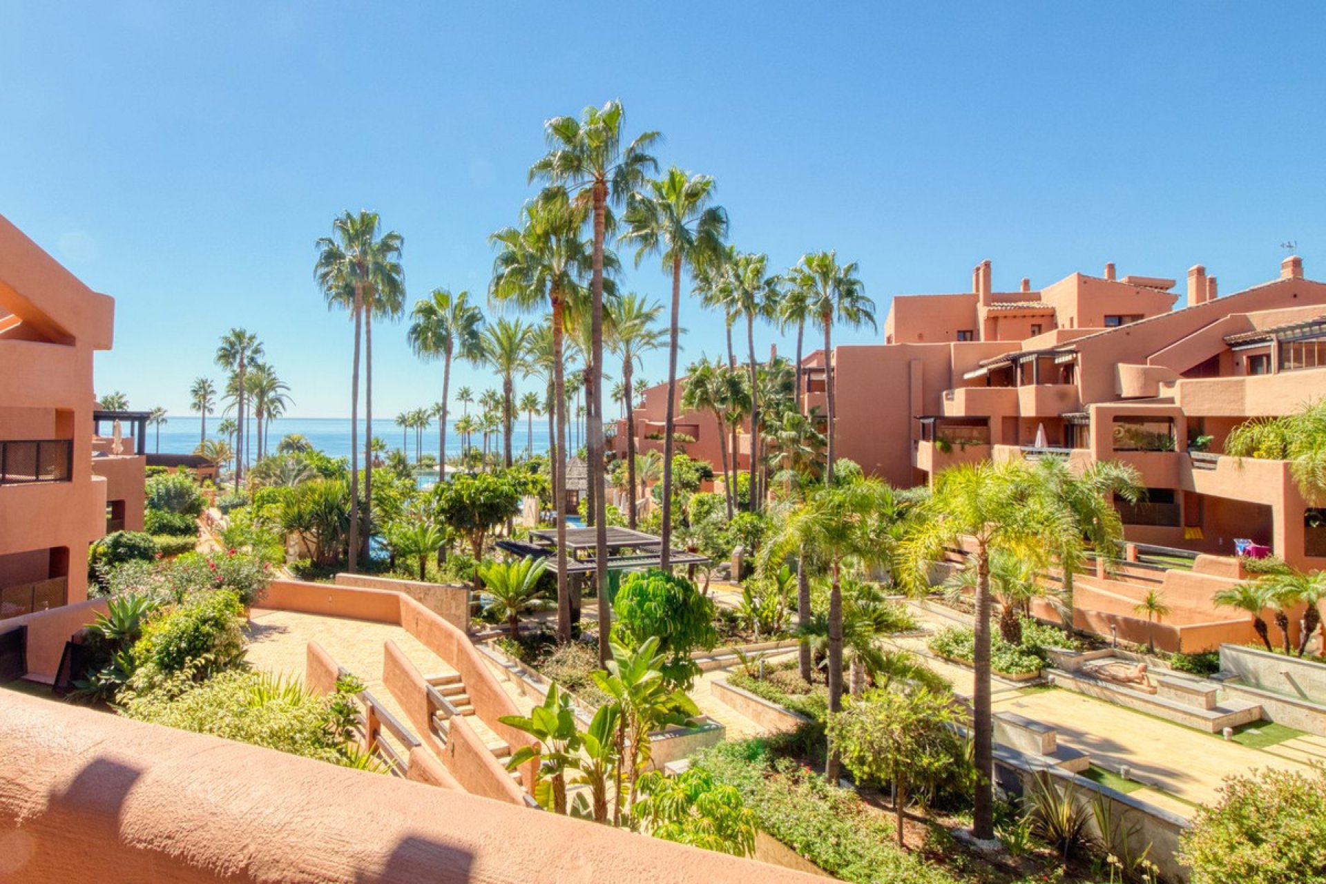 Resale - Apartment - Middle Floor Apartment - Estepona - Estepona Centro