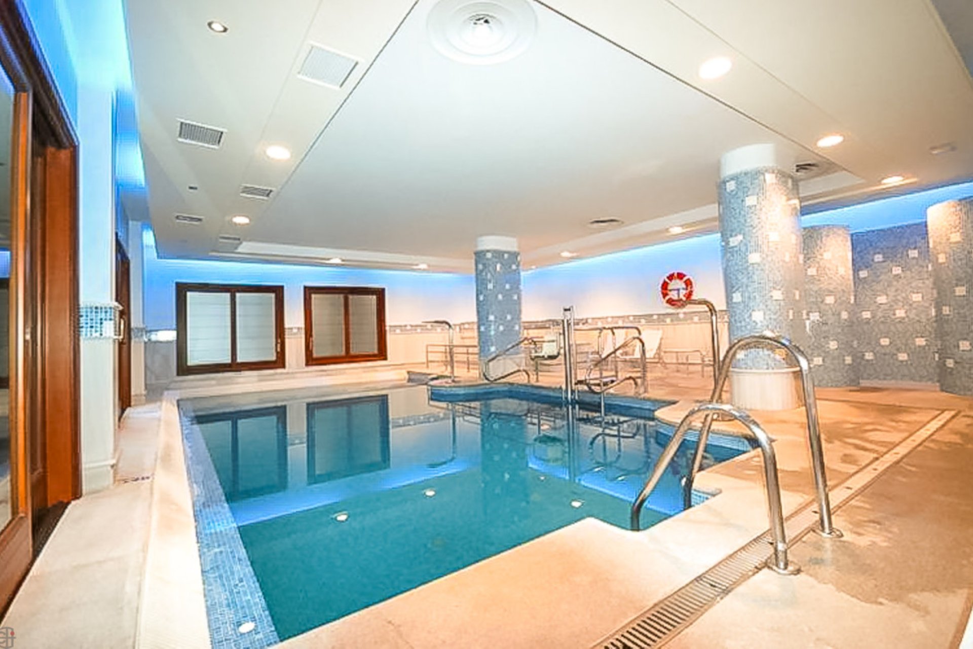 Resale - Apartment - Middle Floor Apartment - Estepona - Estepona Centro