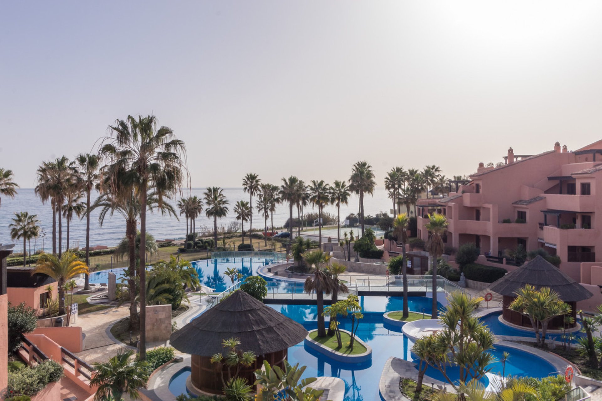 Resale - Apartment - Middle Floor Apartment - Estepona - Estepona Centro