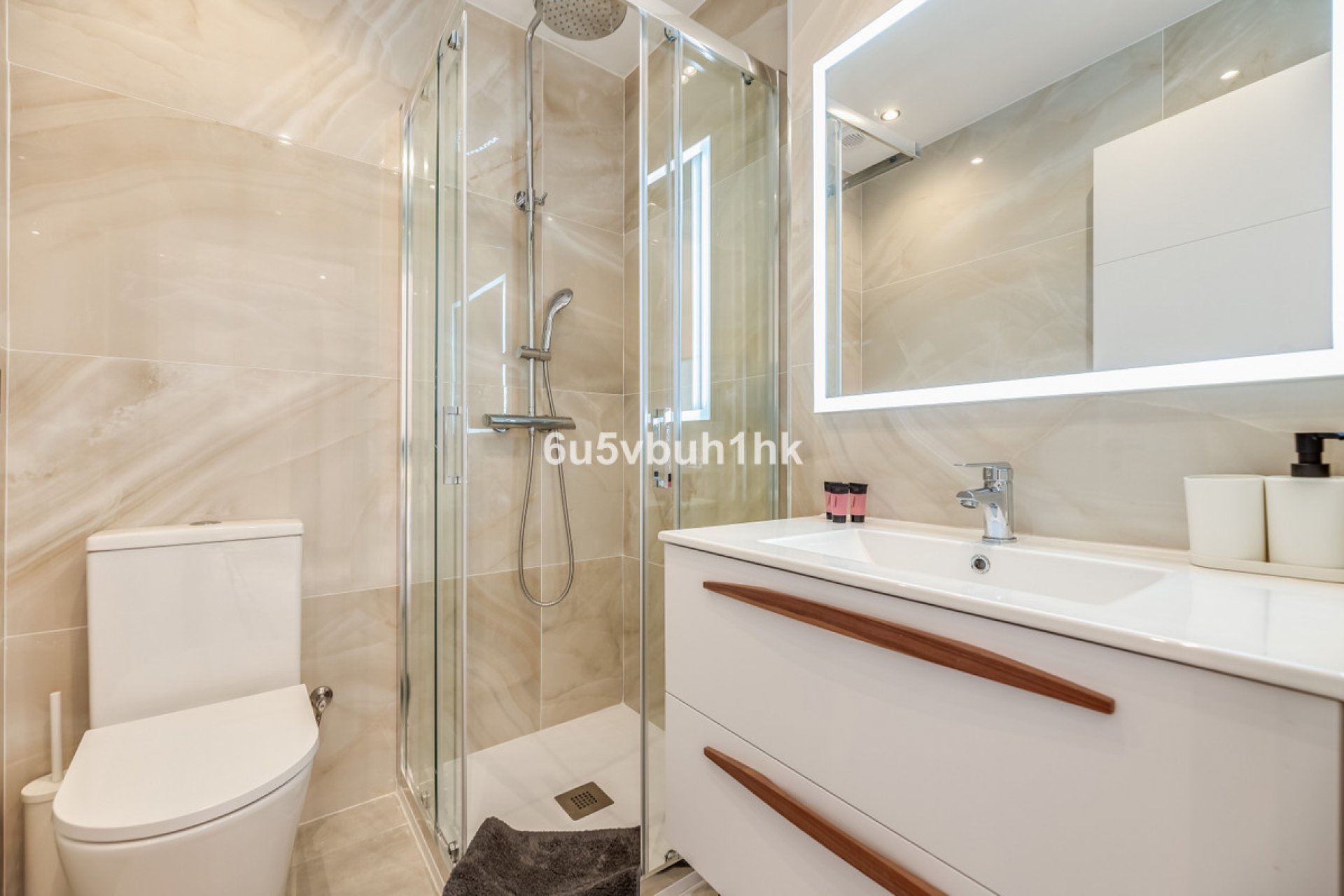 Resale - Apartment - Middle Floor Apartment - Estepona - Estepona Centro