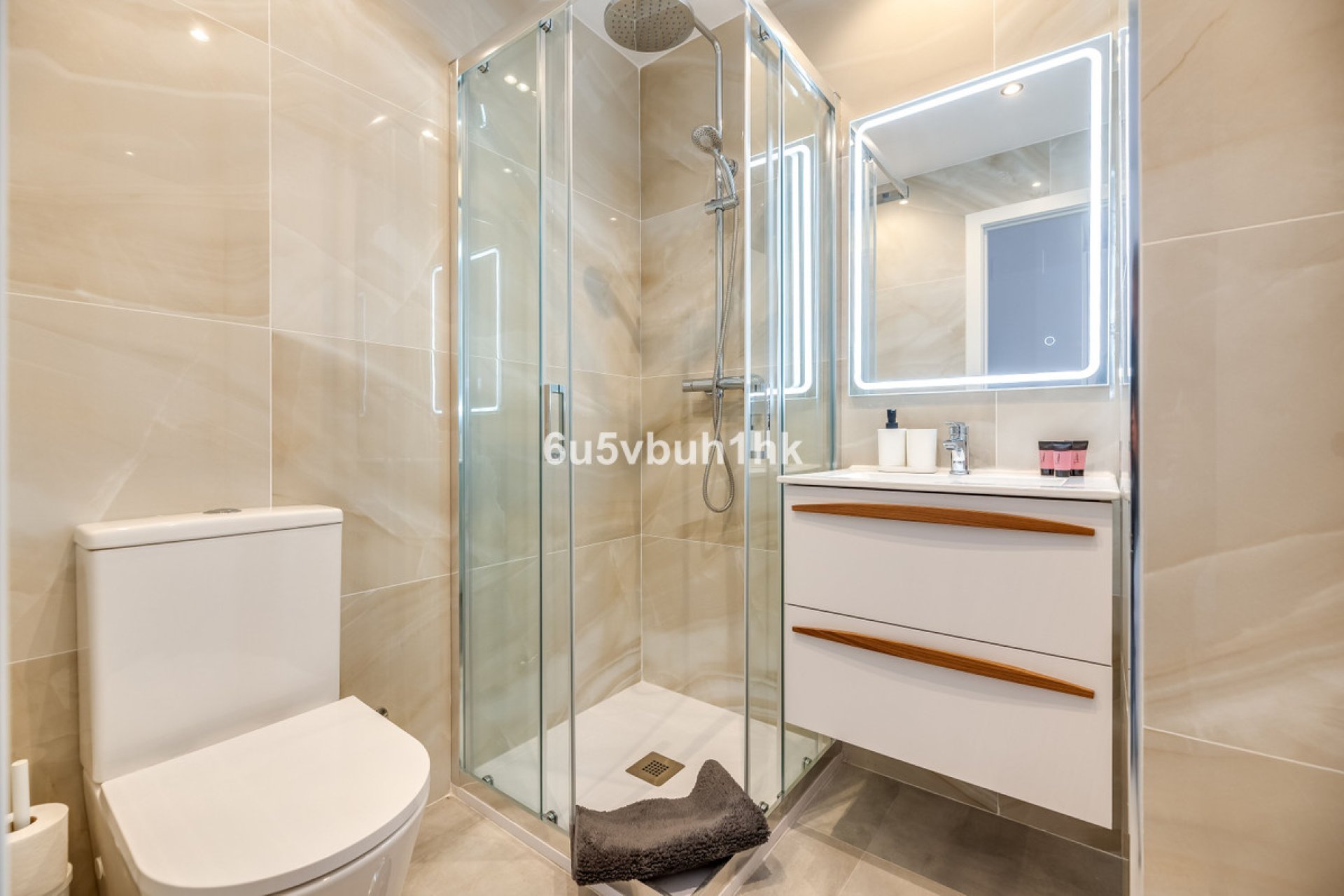 Resale - Apartment - Middle Floor Apartment - Estepona - Estepona Centro