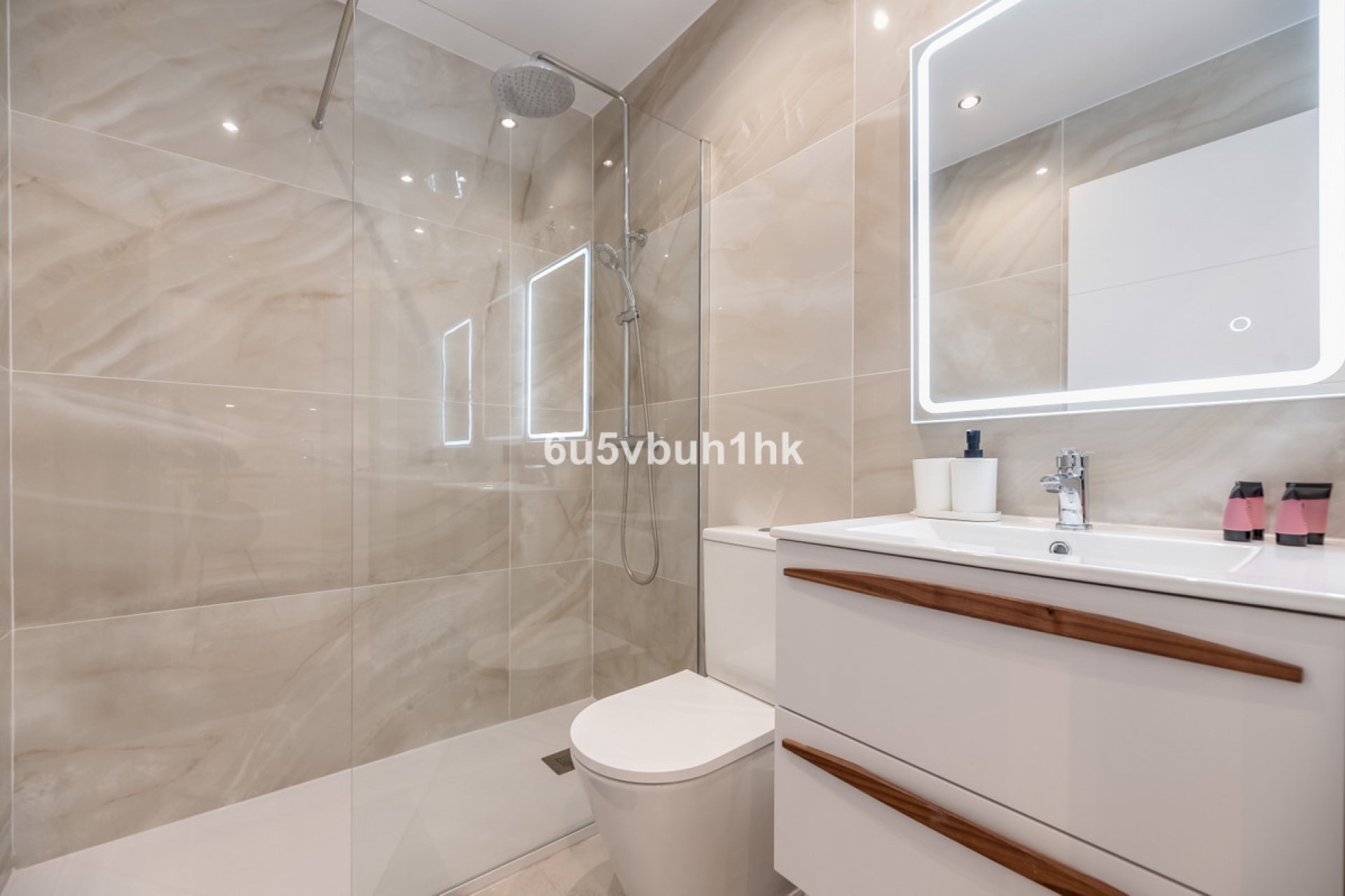 Resale - Apartment - Middle Floor Apartment - Estepona - Estepona Centro