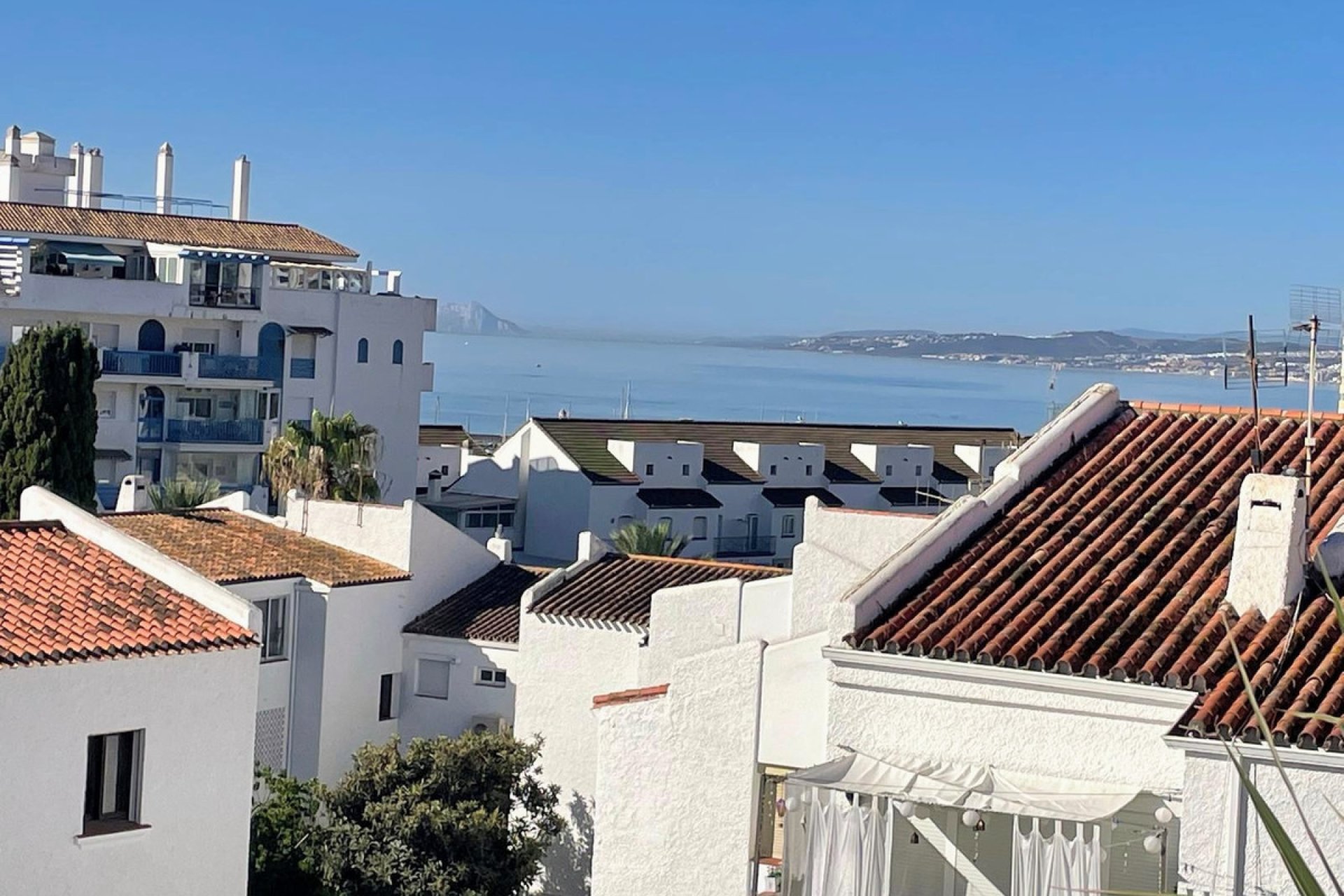 Resale - Apartment - Middle Floor Apartment - Estepona - Estepona Centro