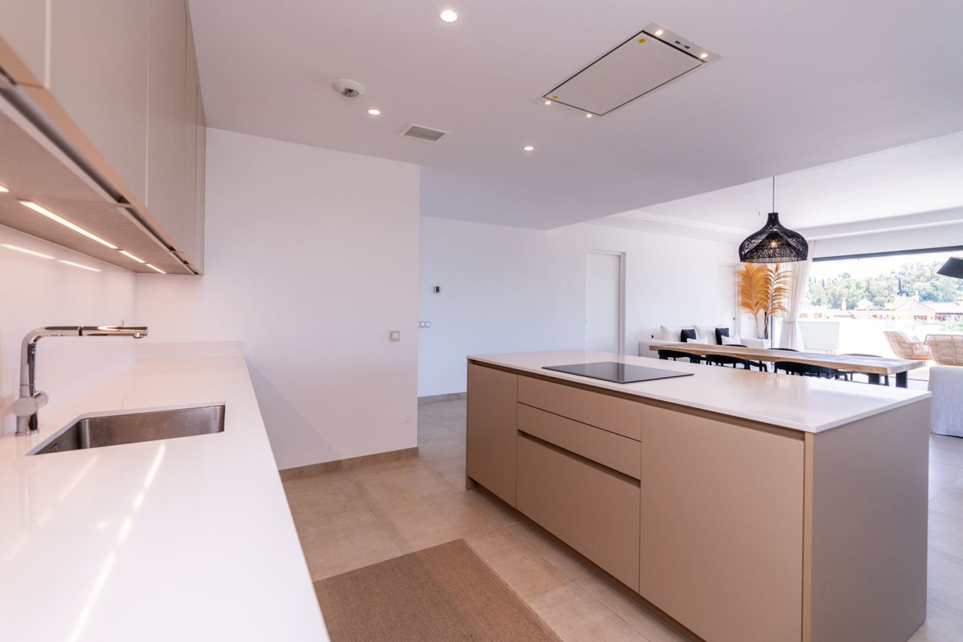 Resale - Apartment - Middle Floor Apartment - Estepona - Estepona Centro