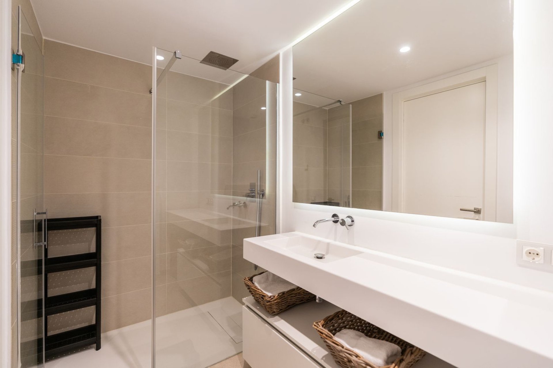 Resale - Apartment - Middle Floor Apartment - Estepona - Estepona Centro