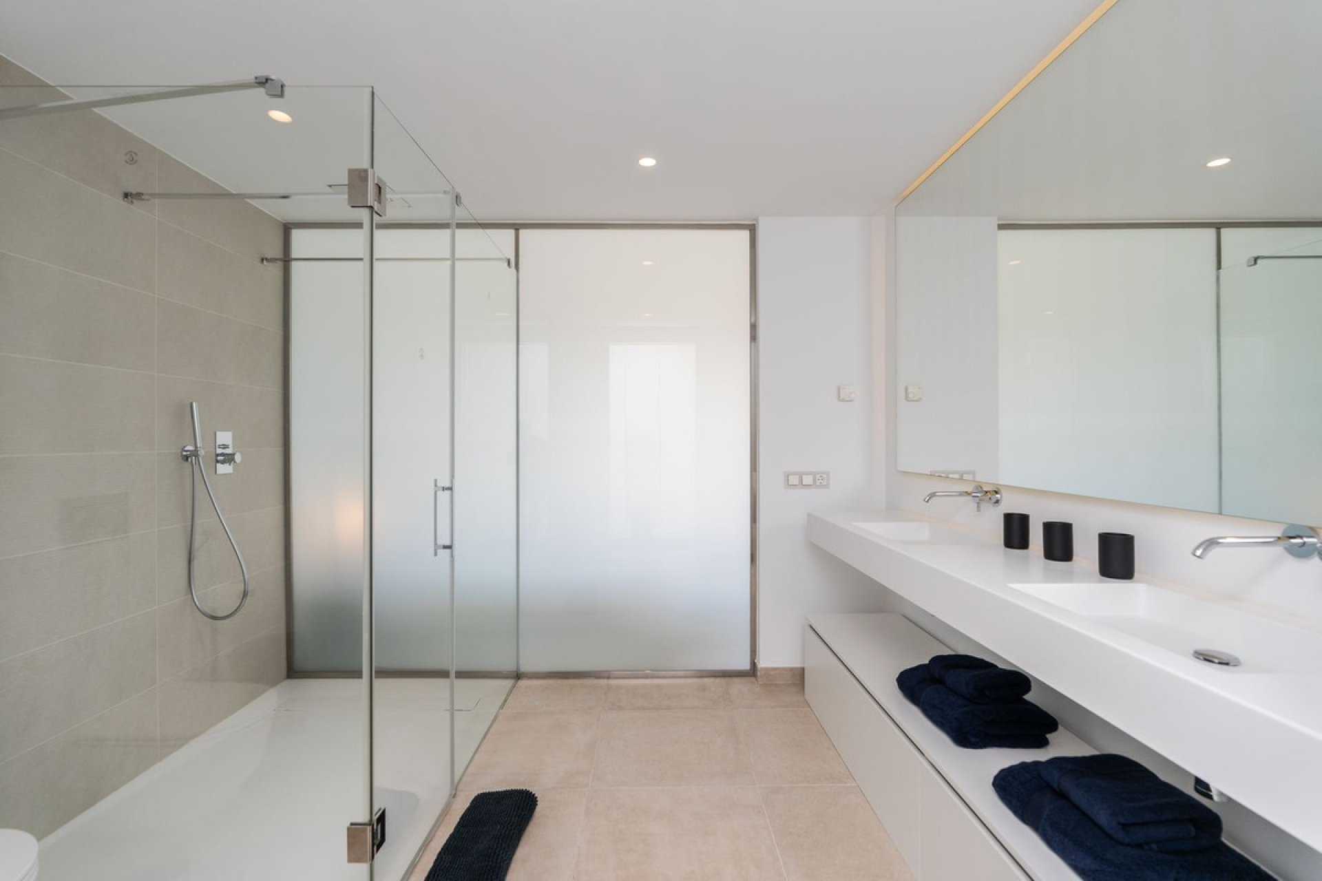 Resale - Apartment - Middle Floor Apartment - Estepona - Estepona Centro