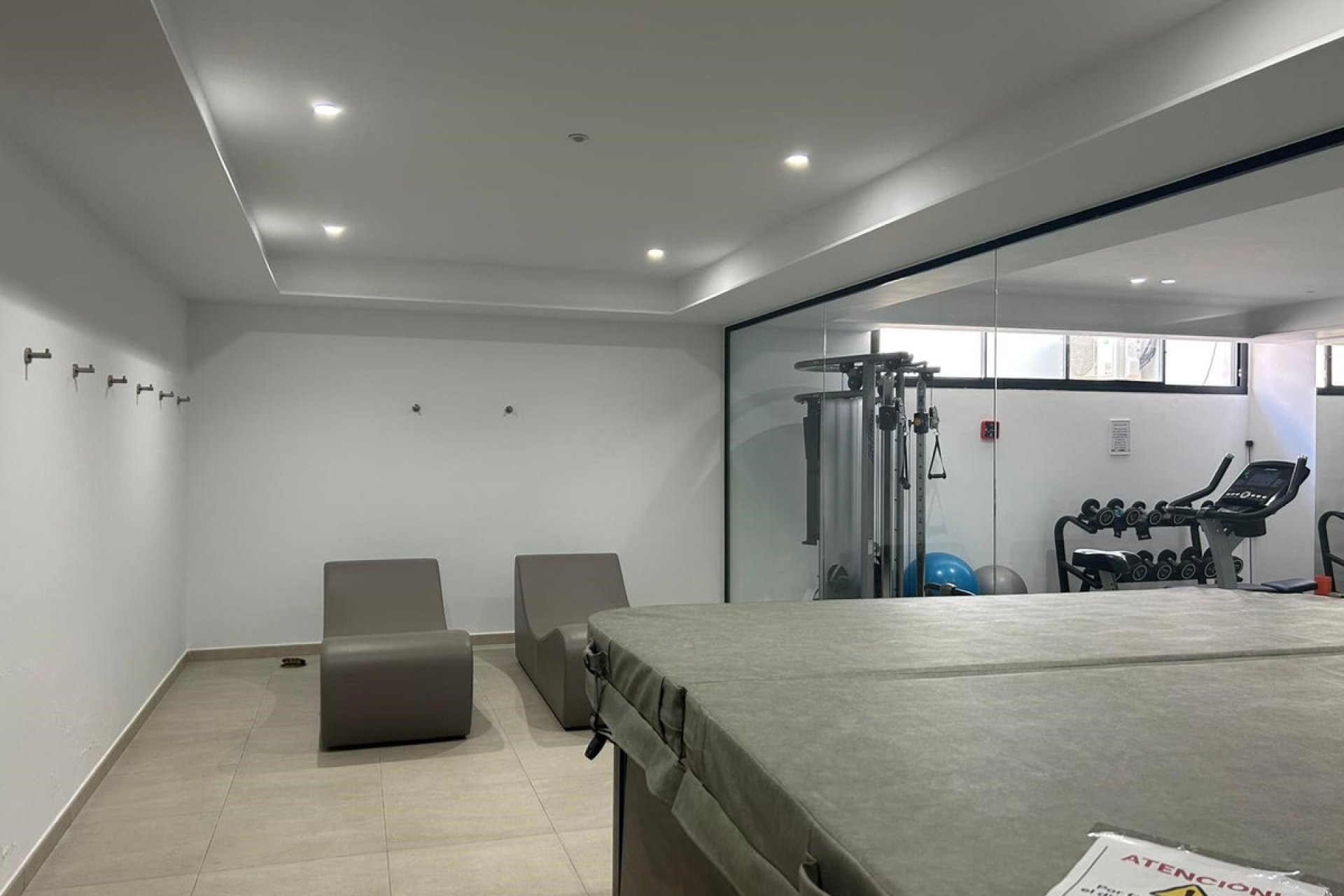 Resale - Apartment - Middle Floor Apartment - Estepona - Estepona Centro