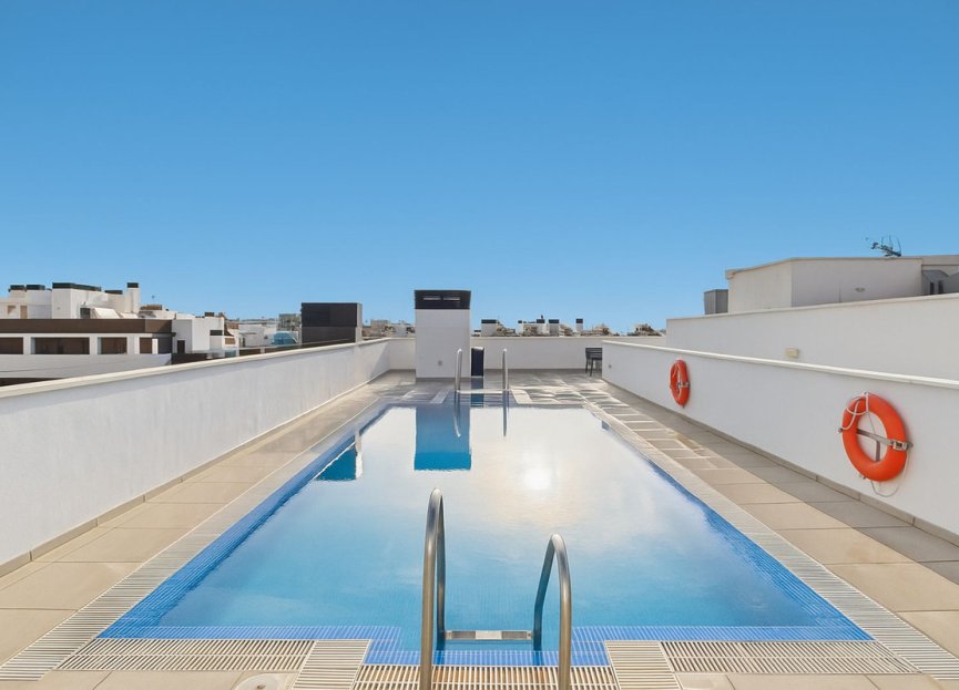 Resale - Apartment - Middle Floor Apartment - Estepona - Estepona Centro