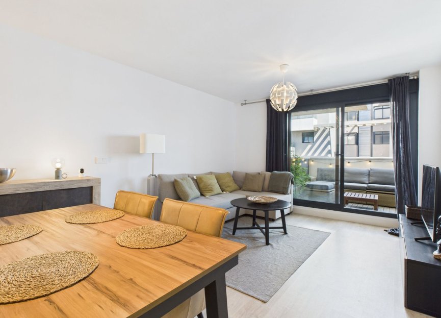 Resale - Apartment - Middle Floor Apartment - Estepona - Estepona Centro