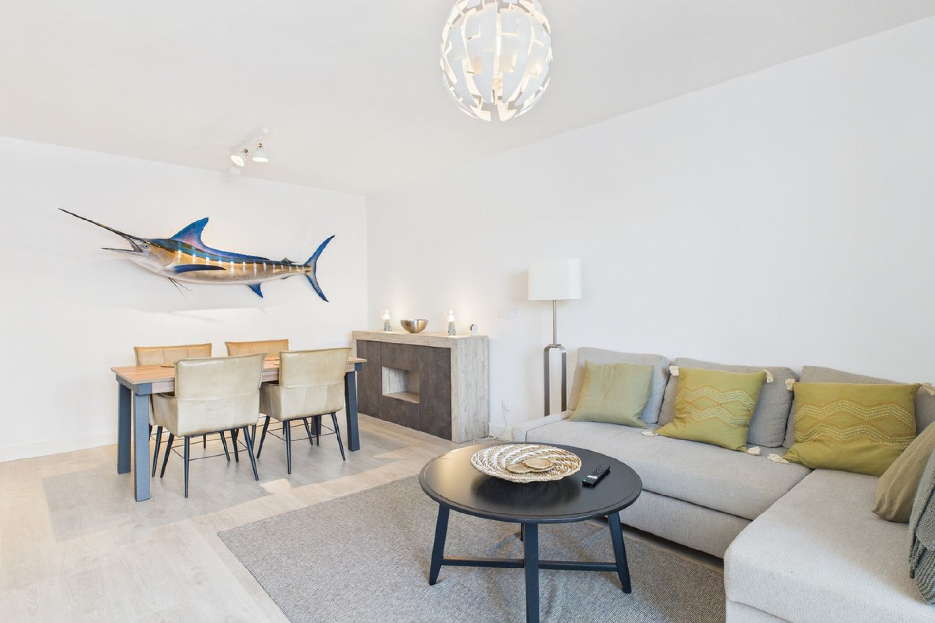 Resale - Apartment - Middle Floor Apartment - Estepona - Estepona Centro