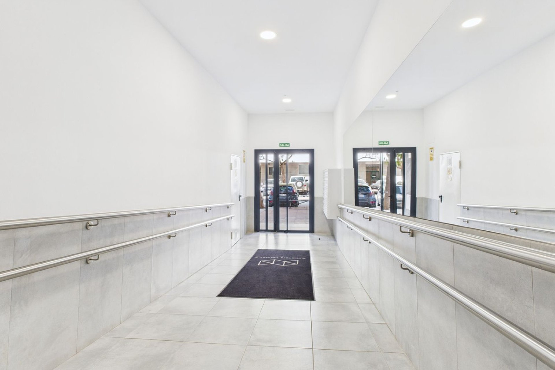 Resale - Apartment - Middle Floor Apartment - Estepona - Estepona Centro