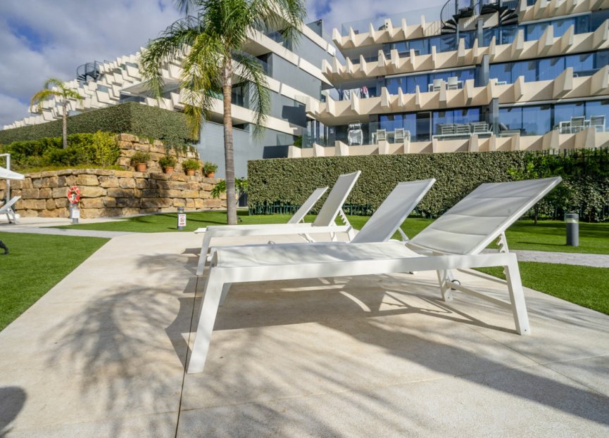 Resale - Apartment - Middle Floor Apartment - Estepona - Estepona Centro