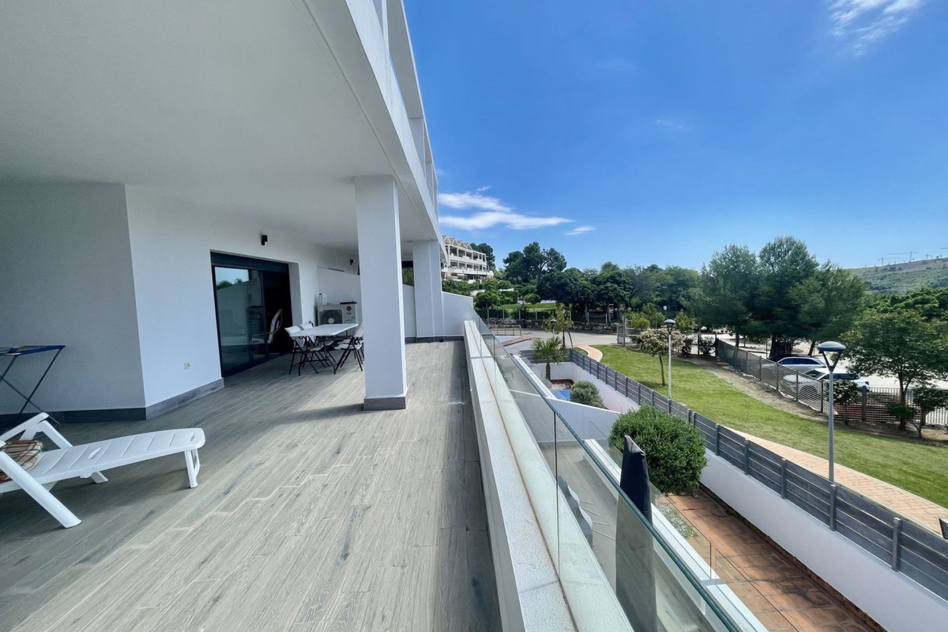 Resale - Apartment - Middle Floor Apartment - Estepona - Estepona Centro