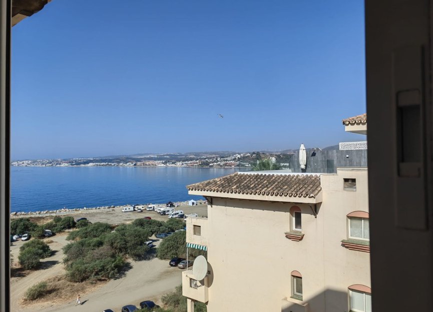 Resale - Apartment - Middle Floor Apartment - Estepona - Estepona Centro