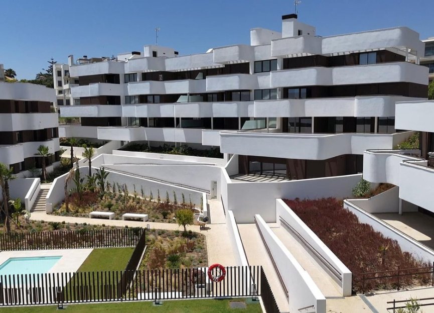 Resale - Apartment - Middle Floor Apartment - Estepona - Estepona Centro