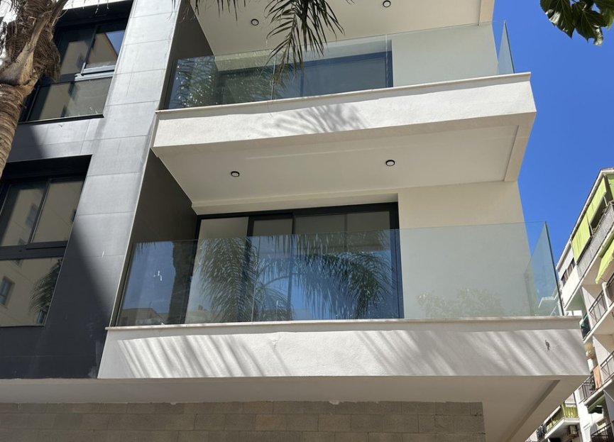 Resale - Apartment - Middle Floor Apartment - Estepona - Estepona Centro