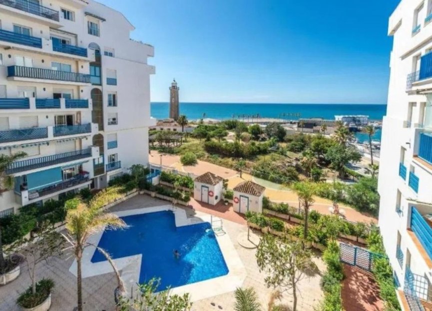 Resale - Apartment - Middle Floor Apartment - Estepona - Estepona Centro