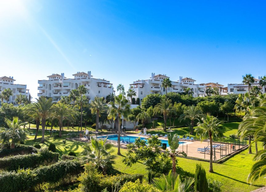 Resale - Apartment - Middle Floor Apartment - Estepona - Estepona Centro