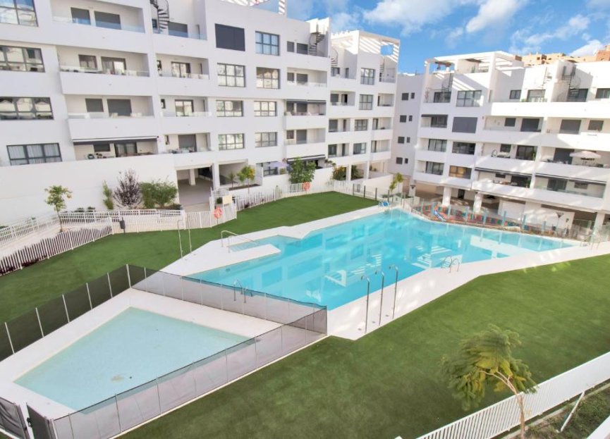 Resale - Apartment - Middle Floor Apartment - Estepona - Estepona Centro