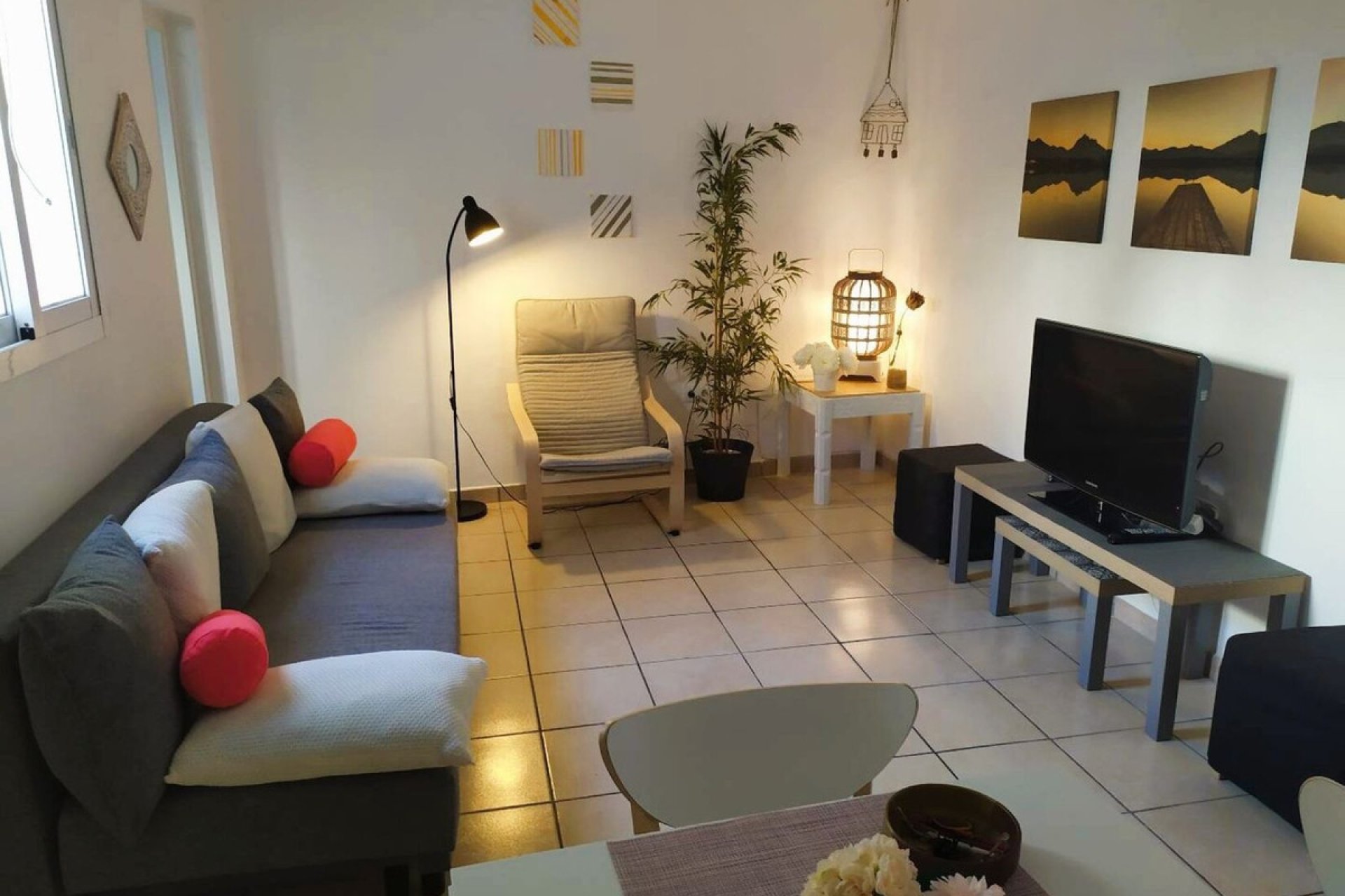 Resale - Apartment - Middle Floor Apartment - Estepona - Estepona Centro