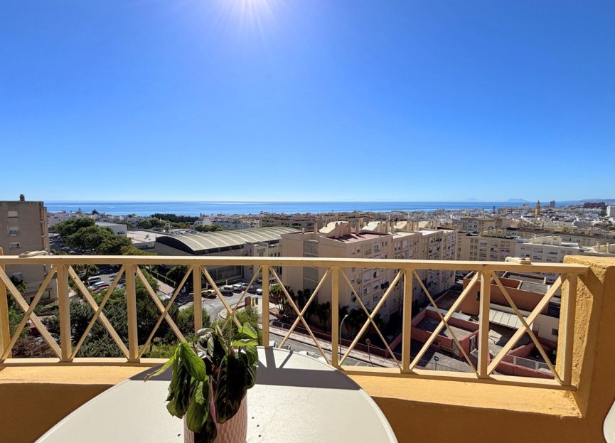 Resale - Apartment - Middle Floor Apartment - Estepona - Estepona Centro